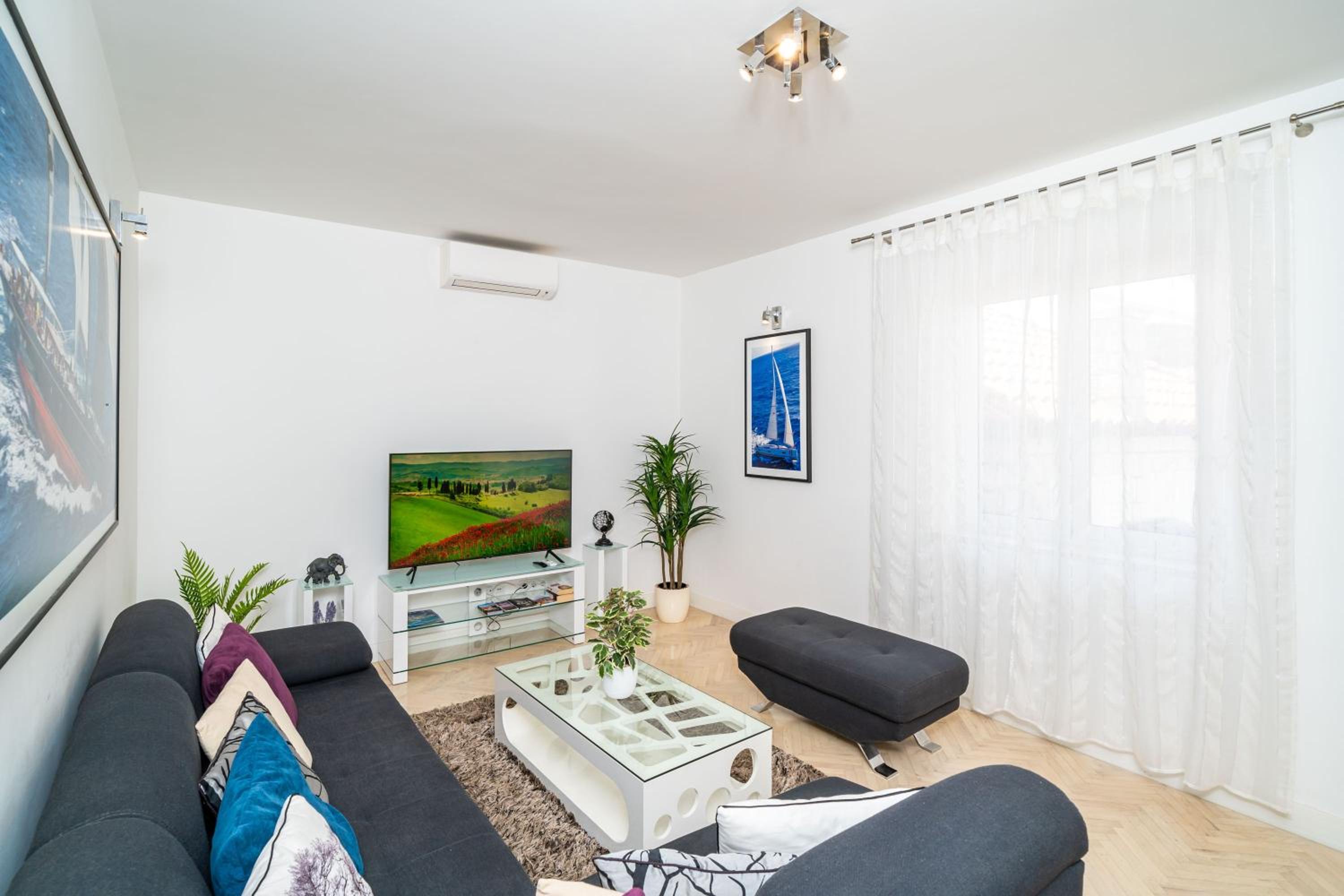 Holiday Home King