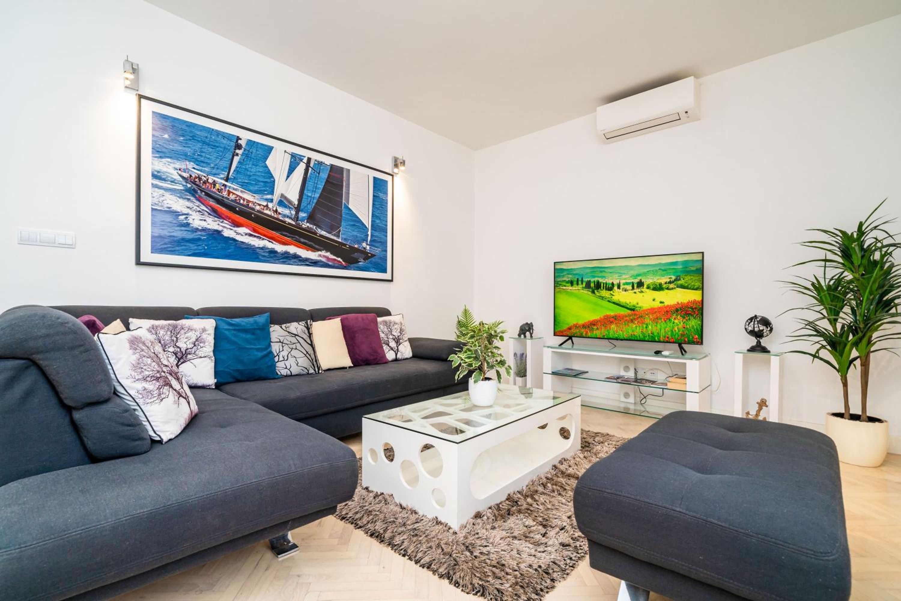 Holiday Home King