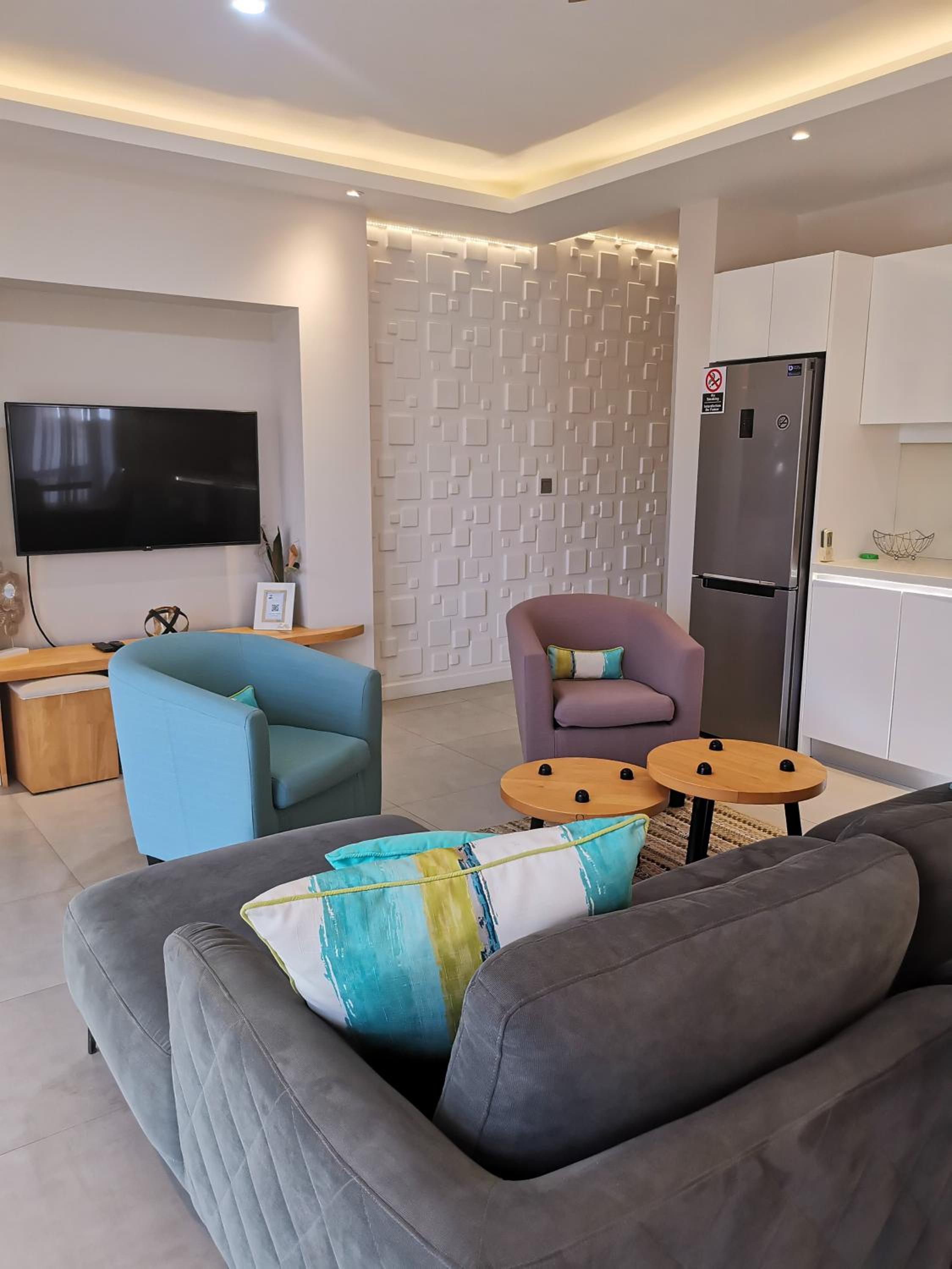 PEREYBERE -PREMIUM STAY- WITH POOL - BEACHCOVE Apartments, North Living, APT 8 view 3