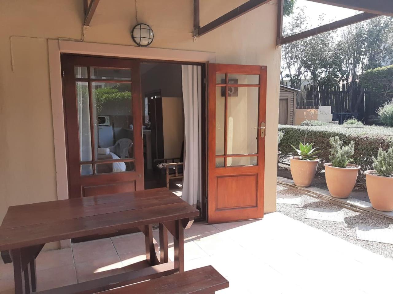 Tourist Lodge Gansbaai