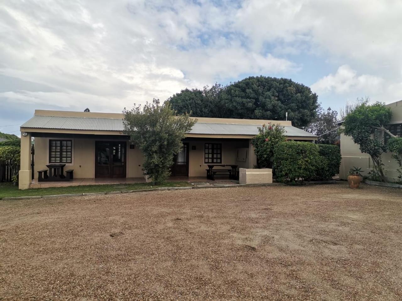 Tourist Lodge Gansbaai
