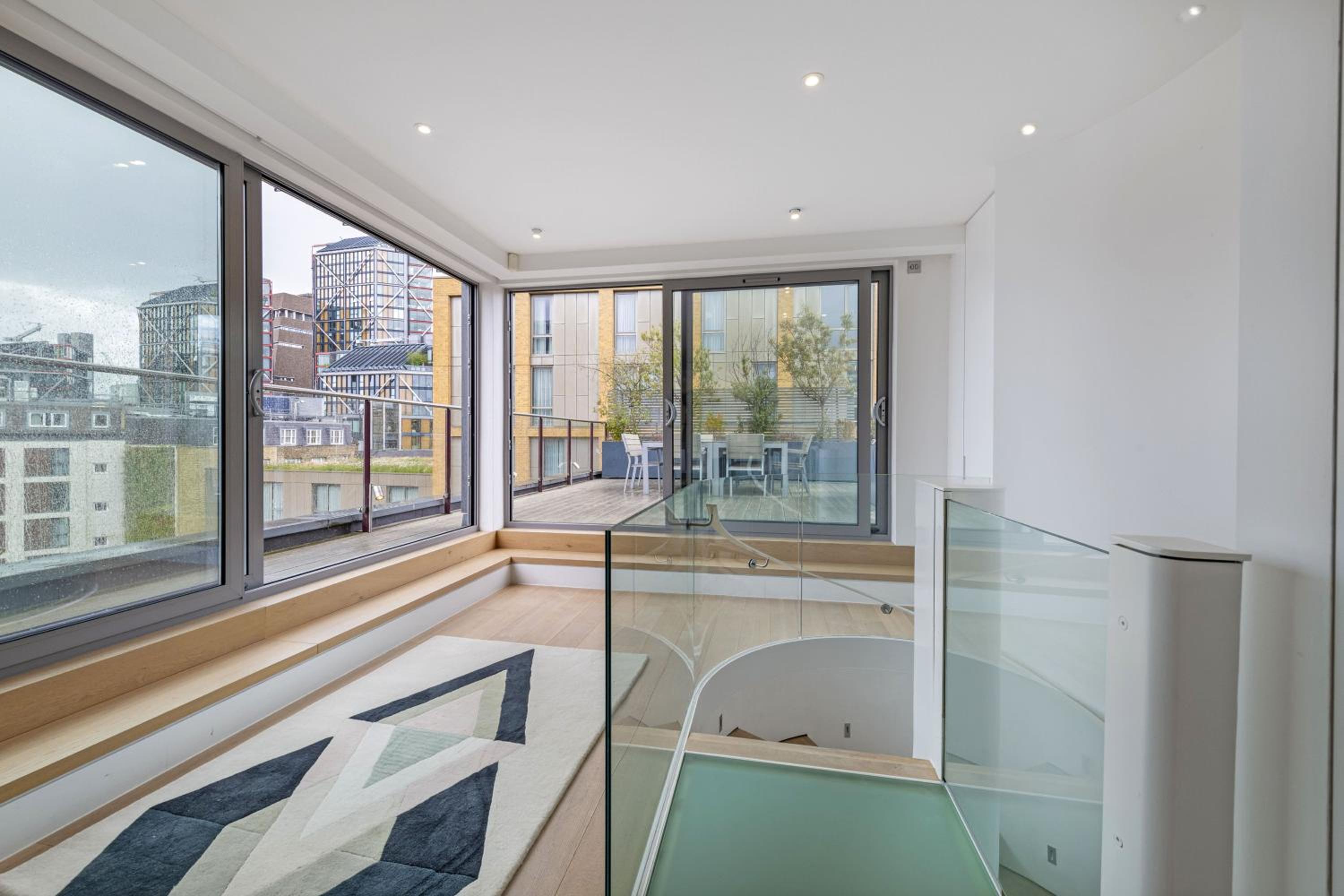balcony