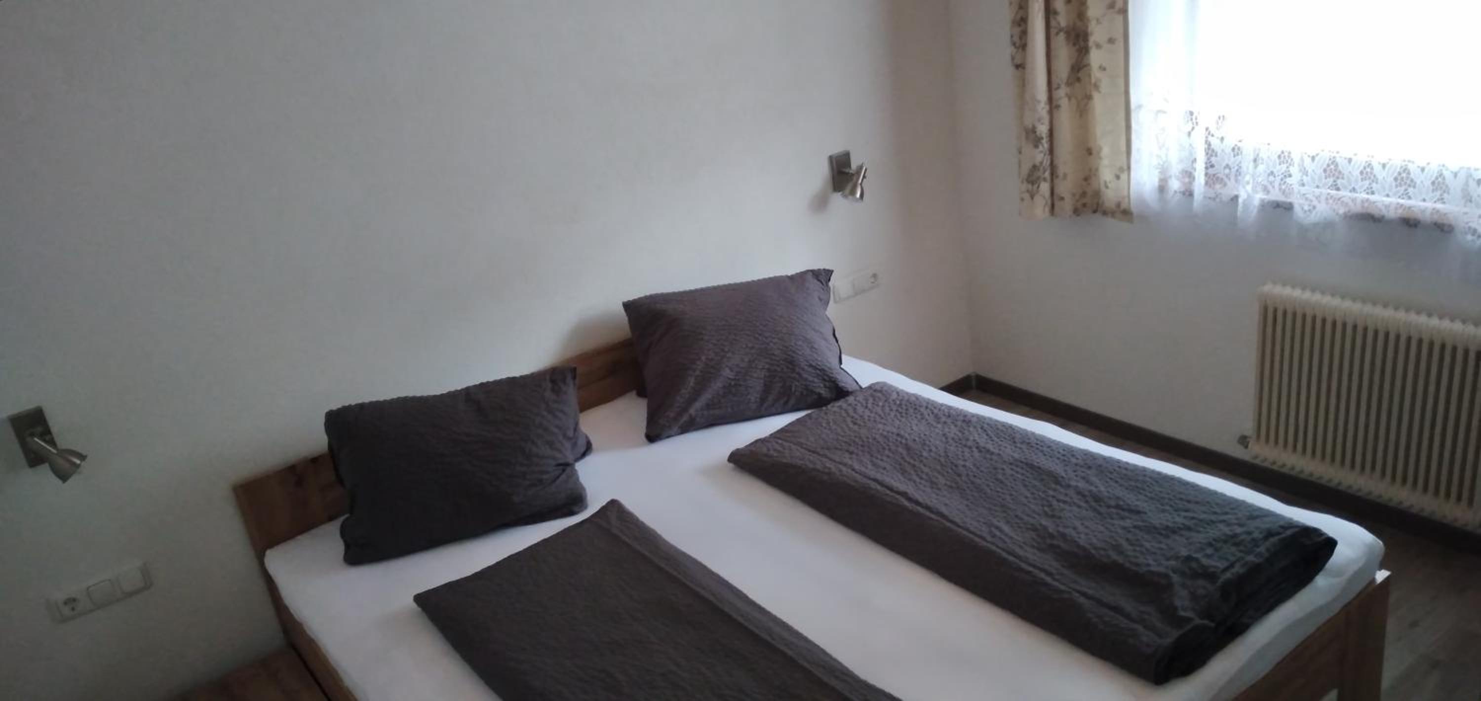 Pension Steiner, 6143 Matrei am Brenner!!Check-in between 15 - 21 o'clock!! No breakfast