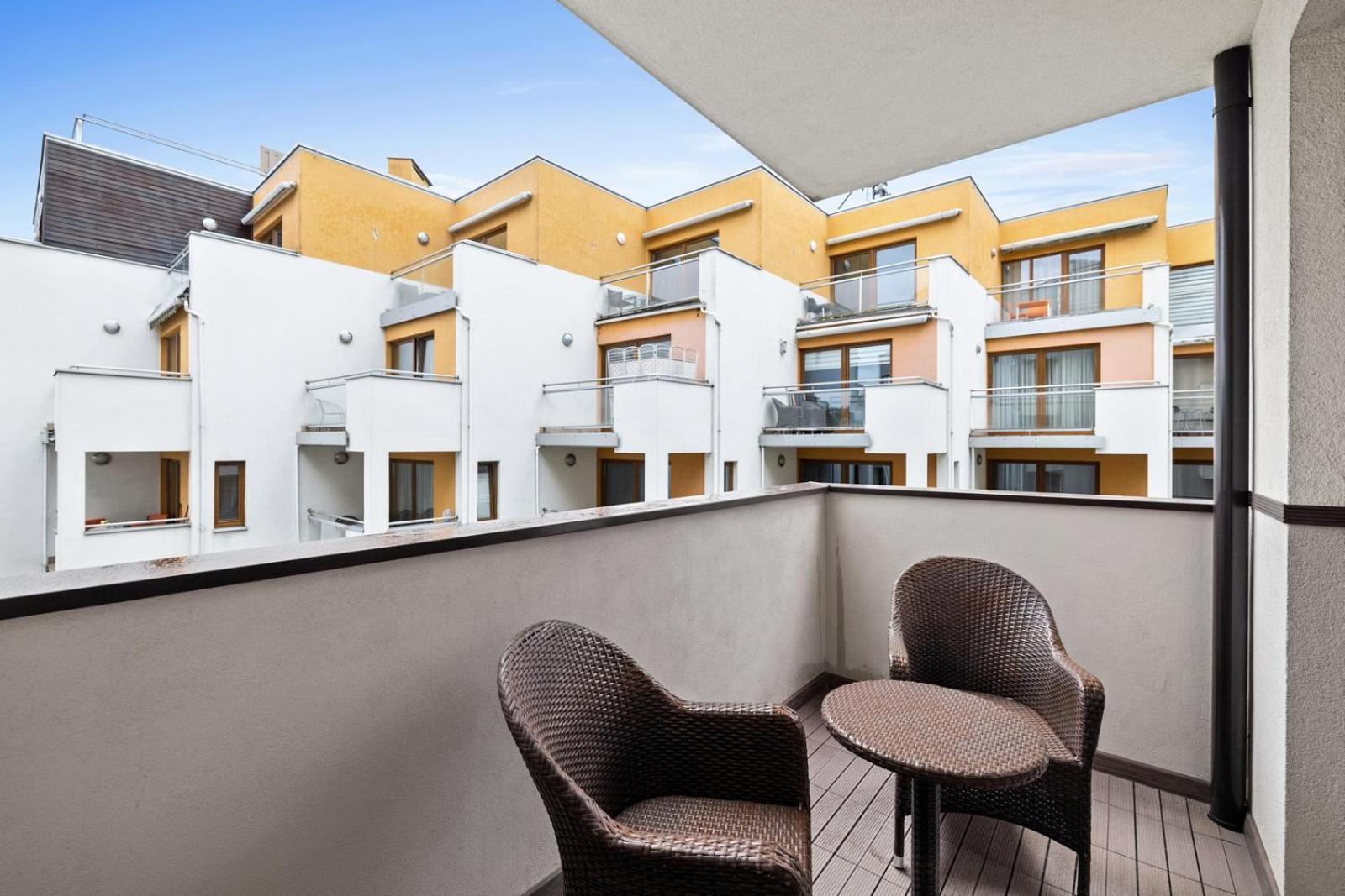 balcony