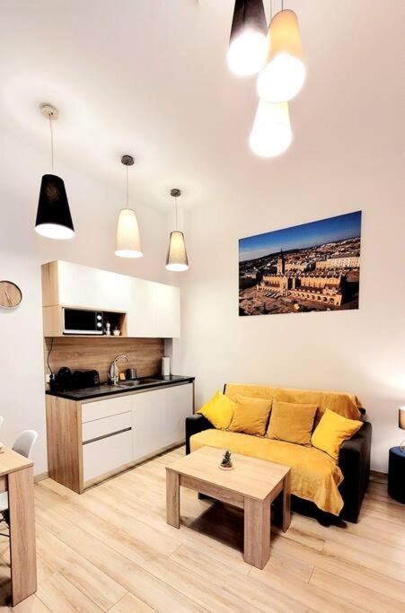 GOLDEN Apartment Bosacka Krakow Old Town 2 rooms view 3
