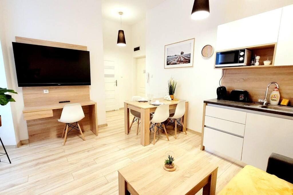 GOLDEN Apartment Bosacka Krakow Old Town 2 rooms view 5