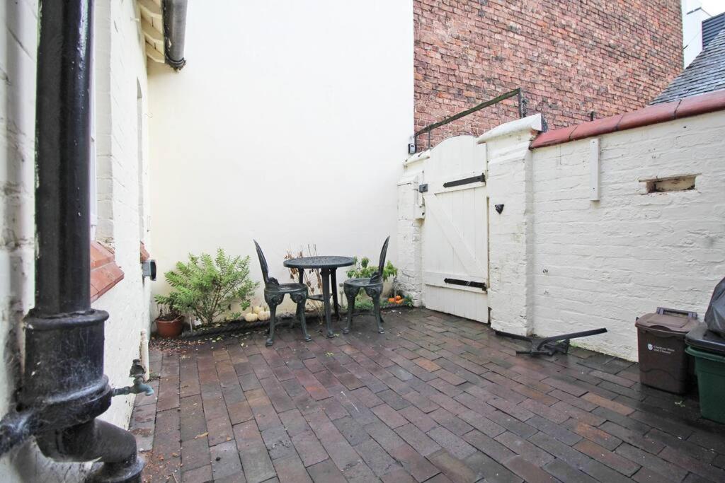 In the Heart of Chester, Historical & Stylish view 5