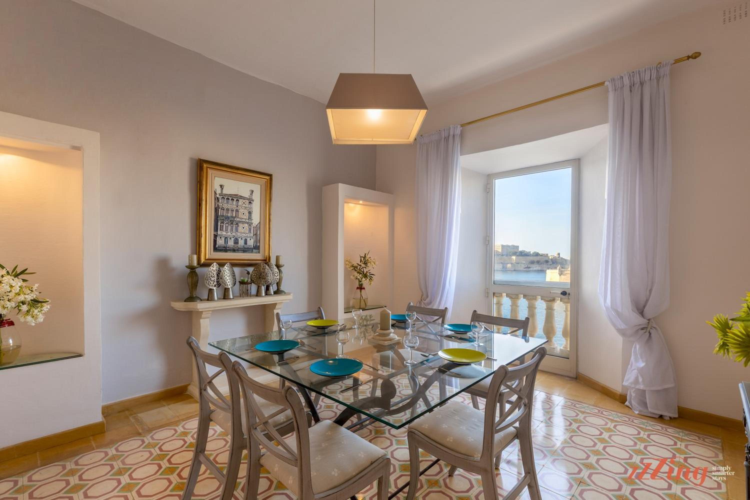 2BR Holiday Home in Isla with Pretty Harbour Views