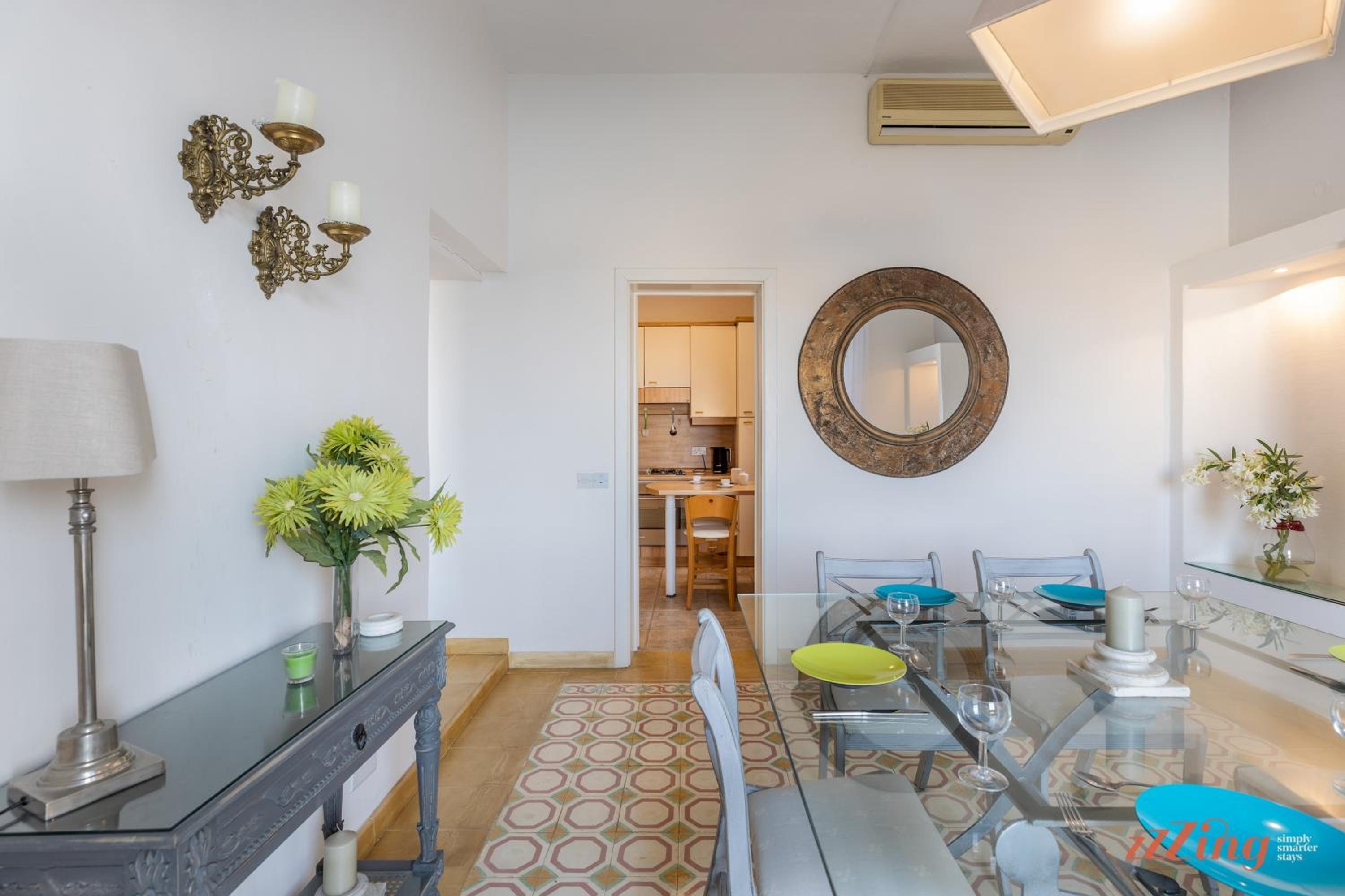 2BR Holiday Home in Isla with Pretty Harbour Views