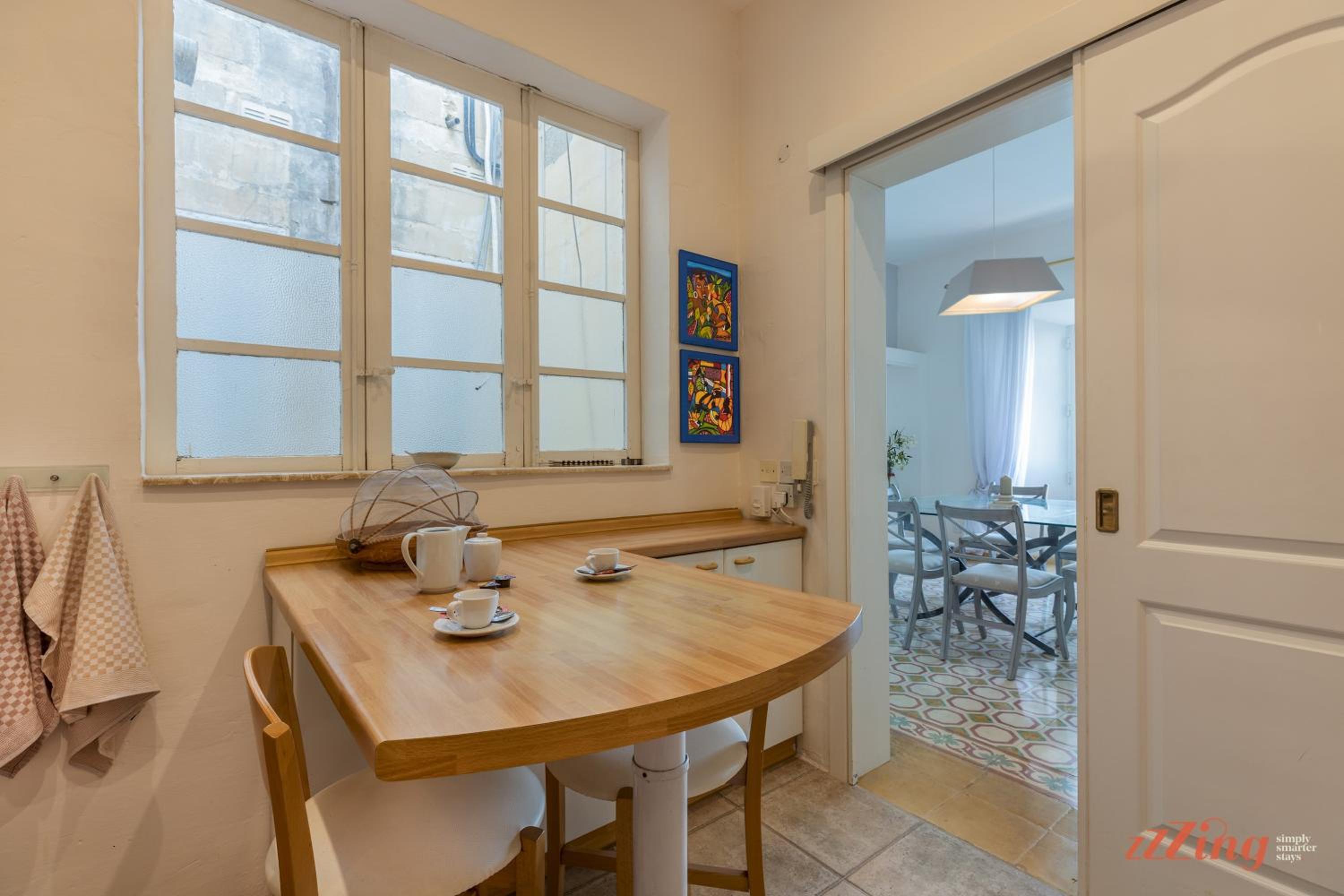 2BR Holiday Home in Isla with Pretty Harbour Views
