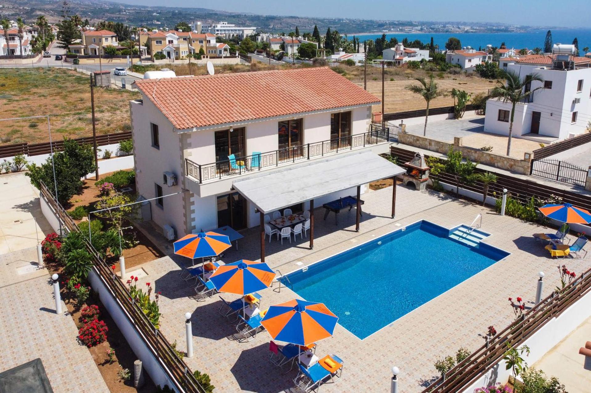 Villa Angela Coral by Villa Plus