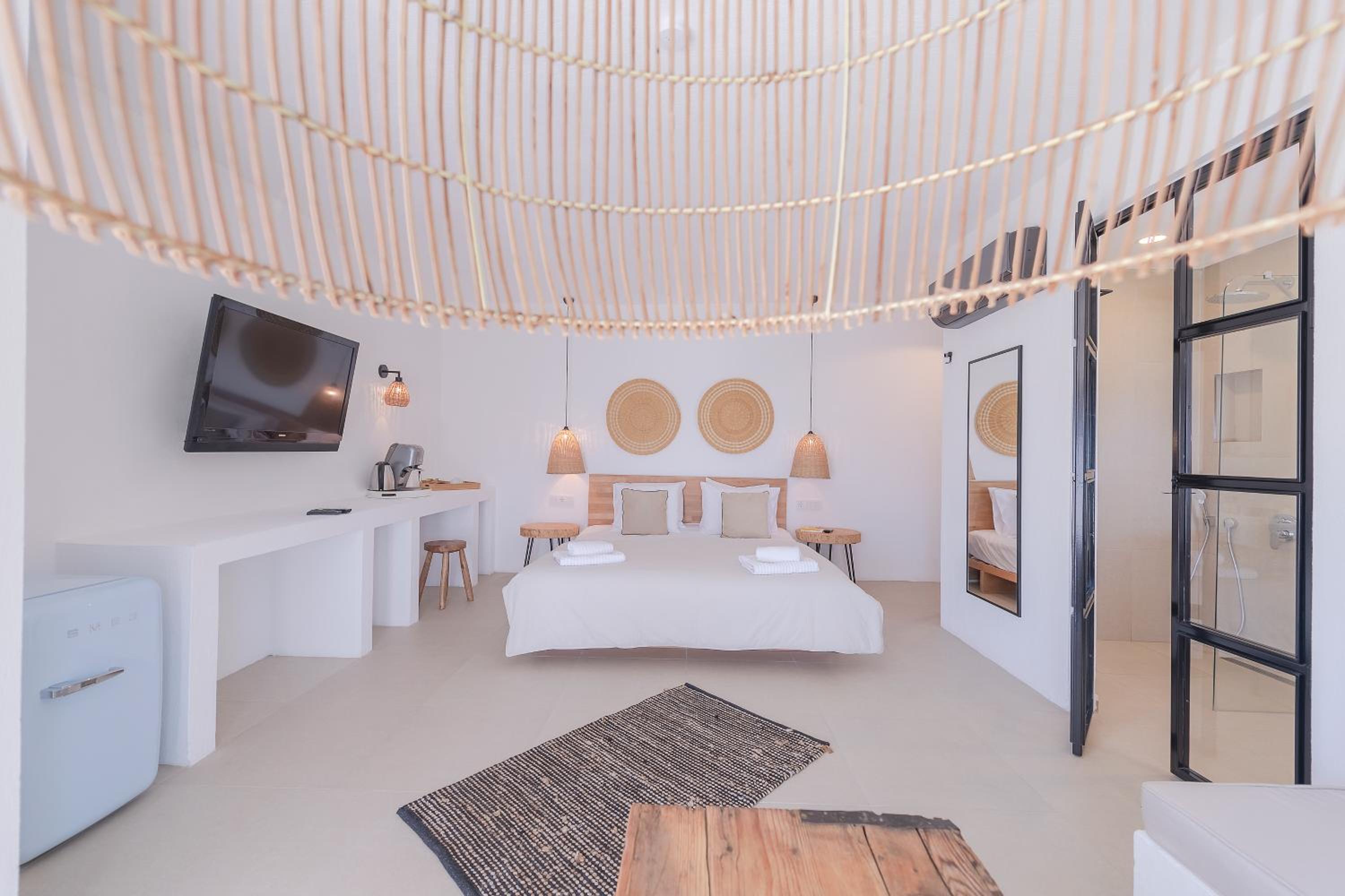 Kale Suites, heated pool in winter, adults only - Image 48