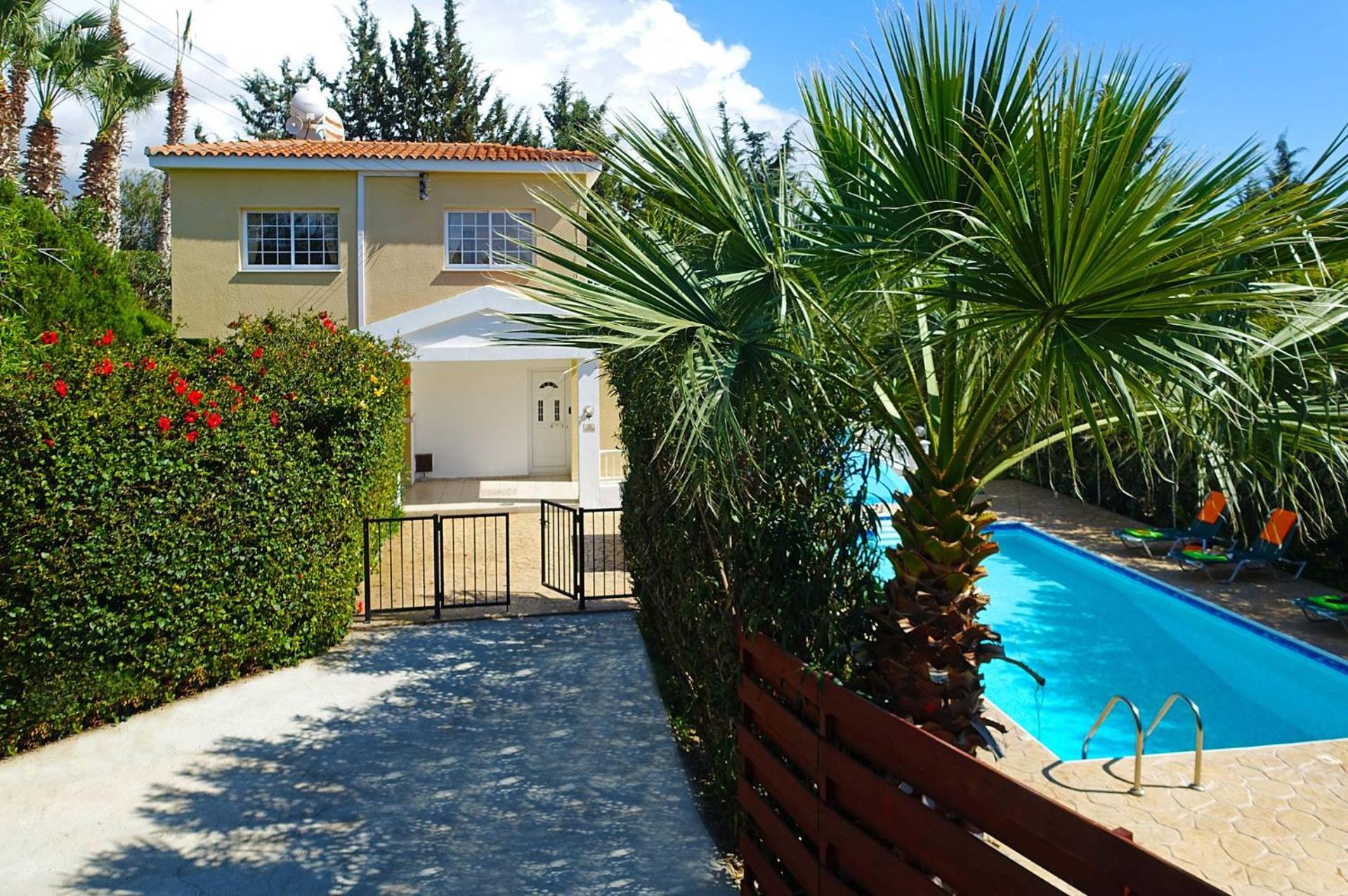 Villa Giota by Villa Plus