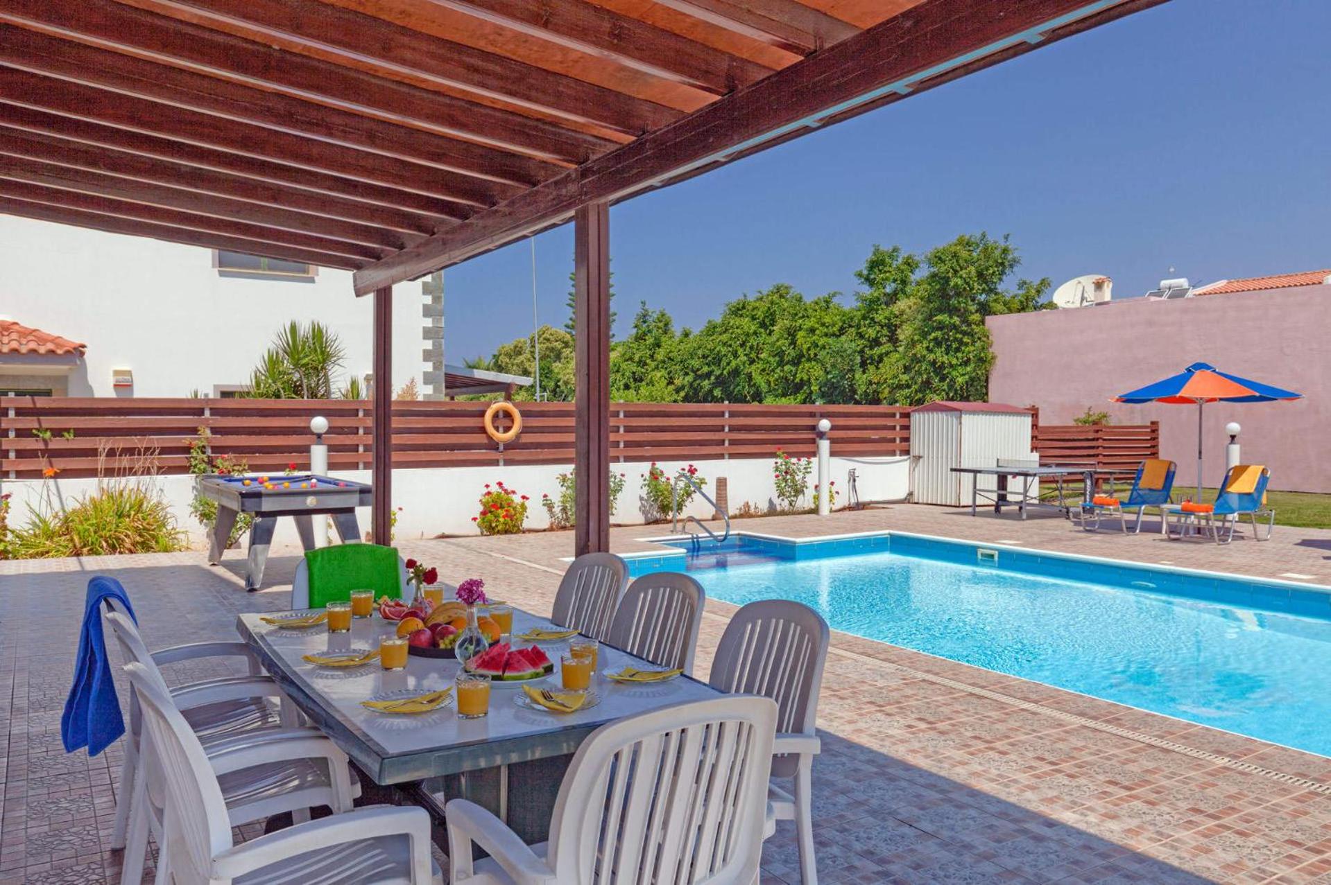 Villa Hermes by Villa Plus