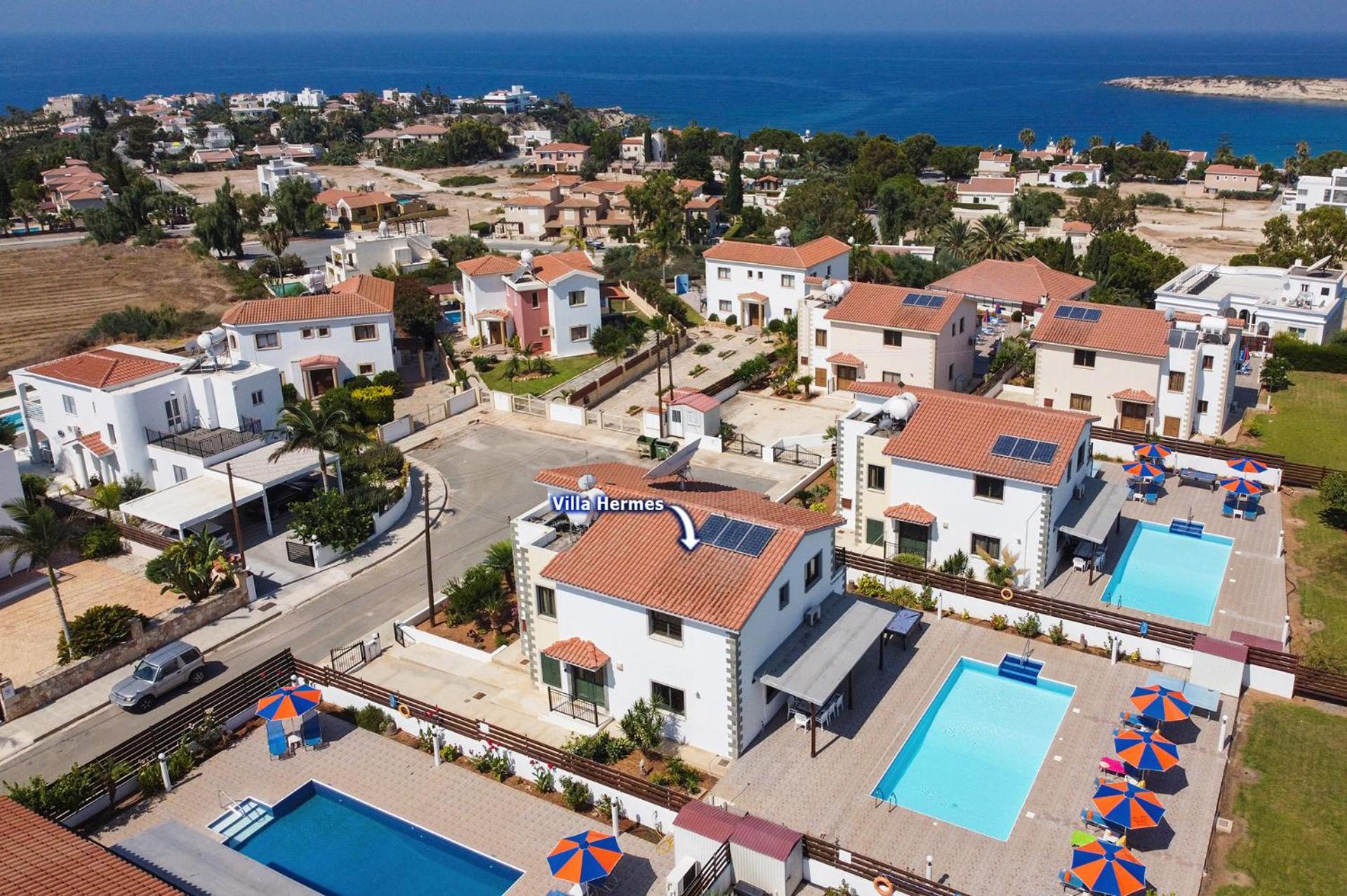 Villa Hermes by Villa Plus