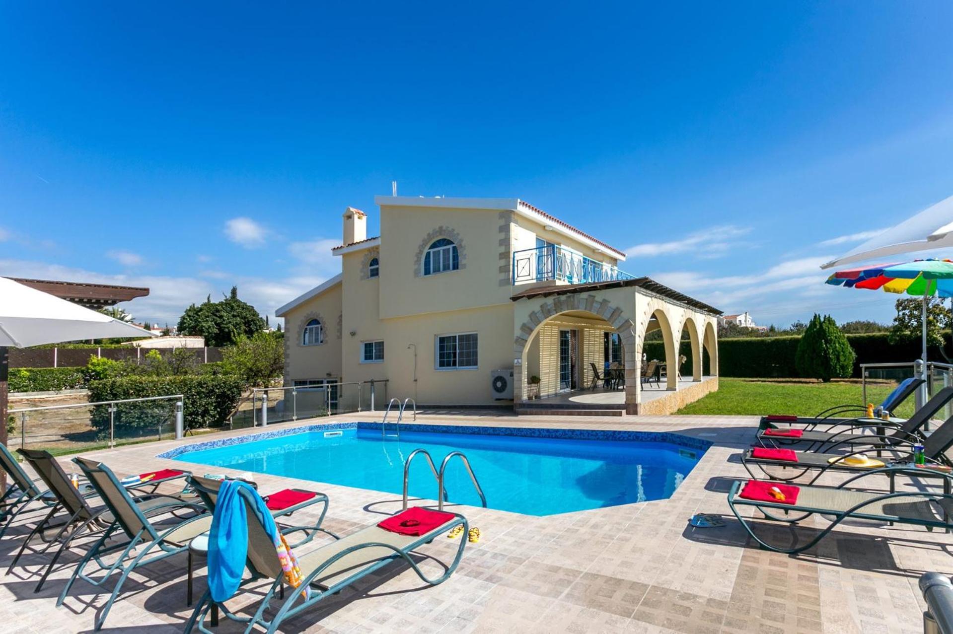 Villa Joanna Coral Bay by Villa Plus