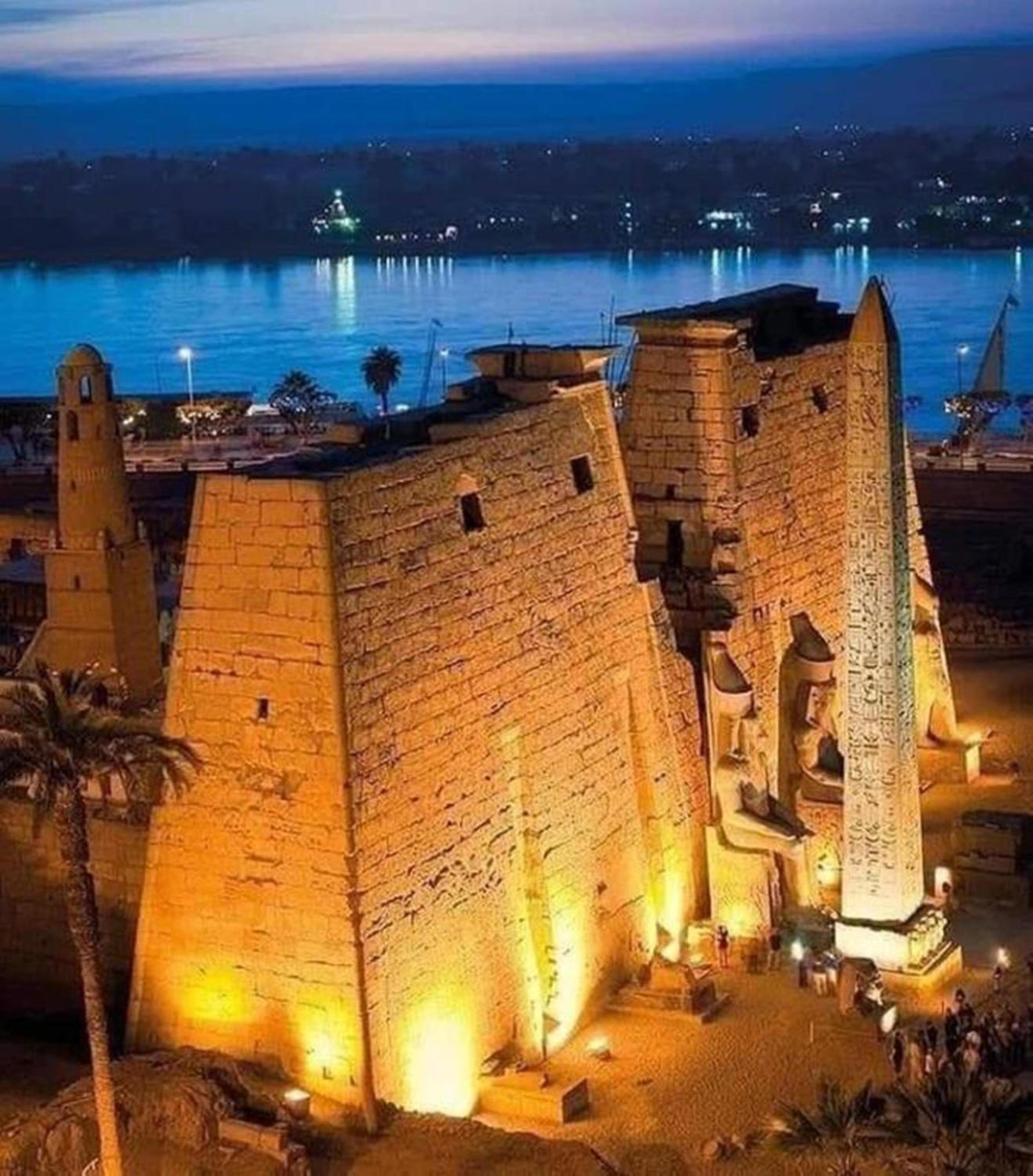 Luxor Plaza House