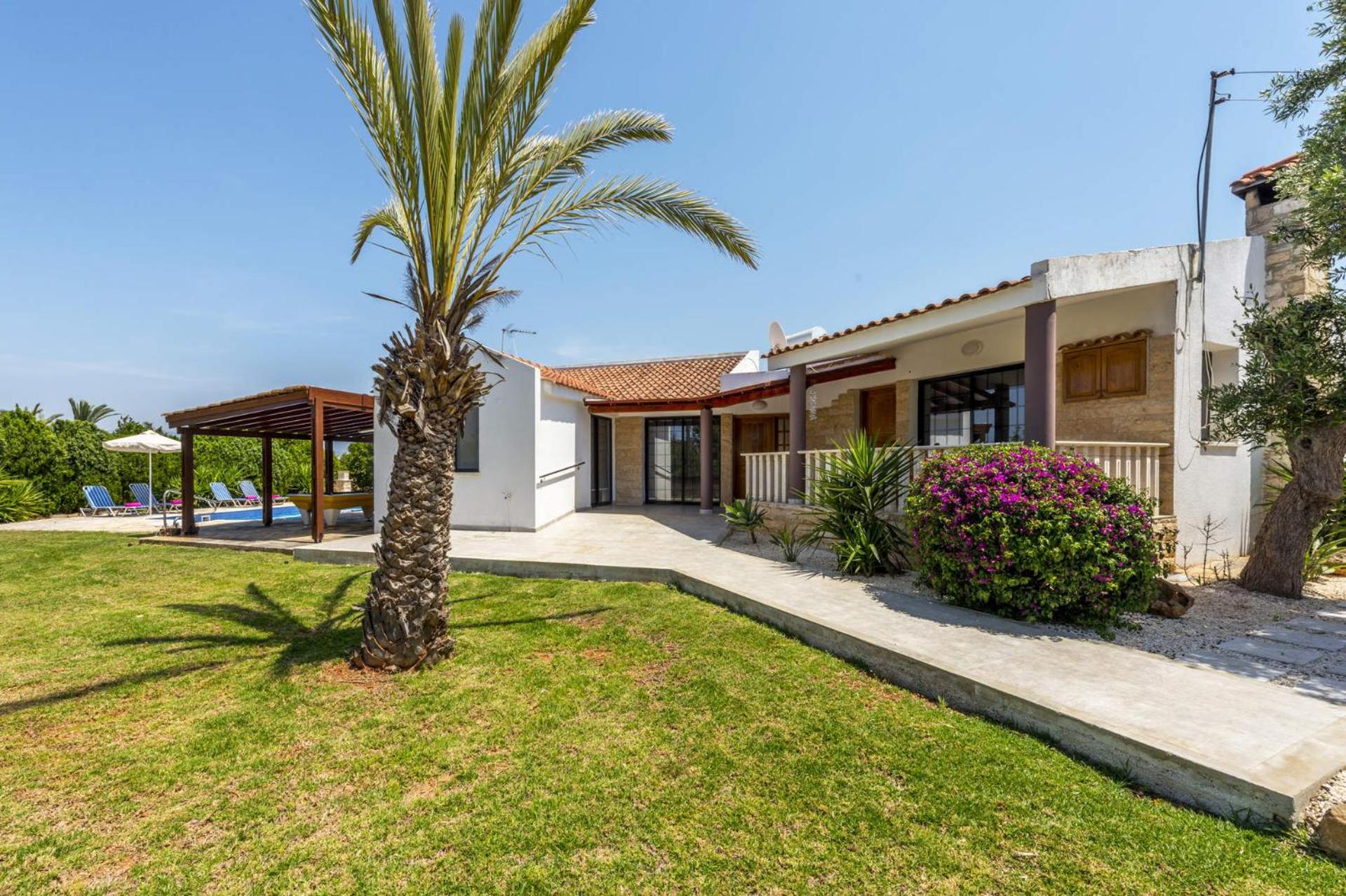 Villa Theo Sapphire by Villa Plus