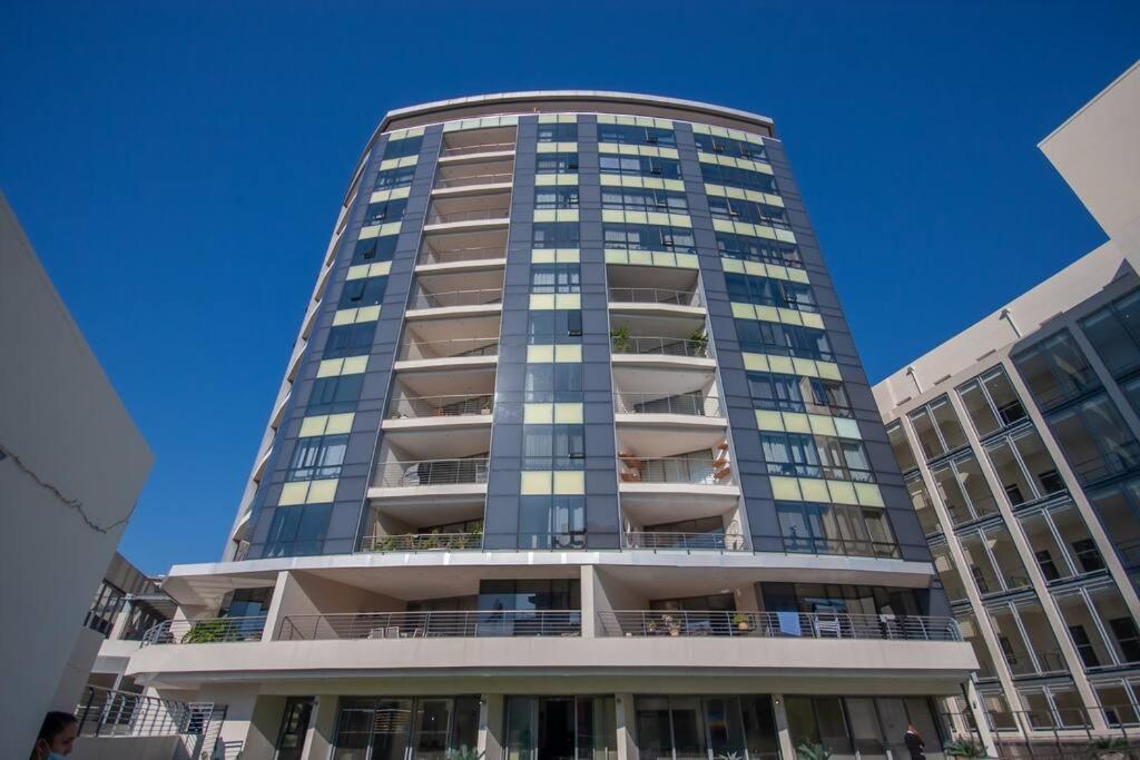 City Life Apartment with Rooftop Pool!