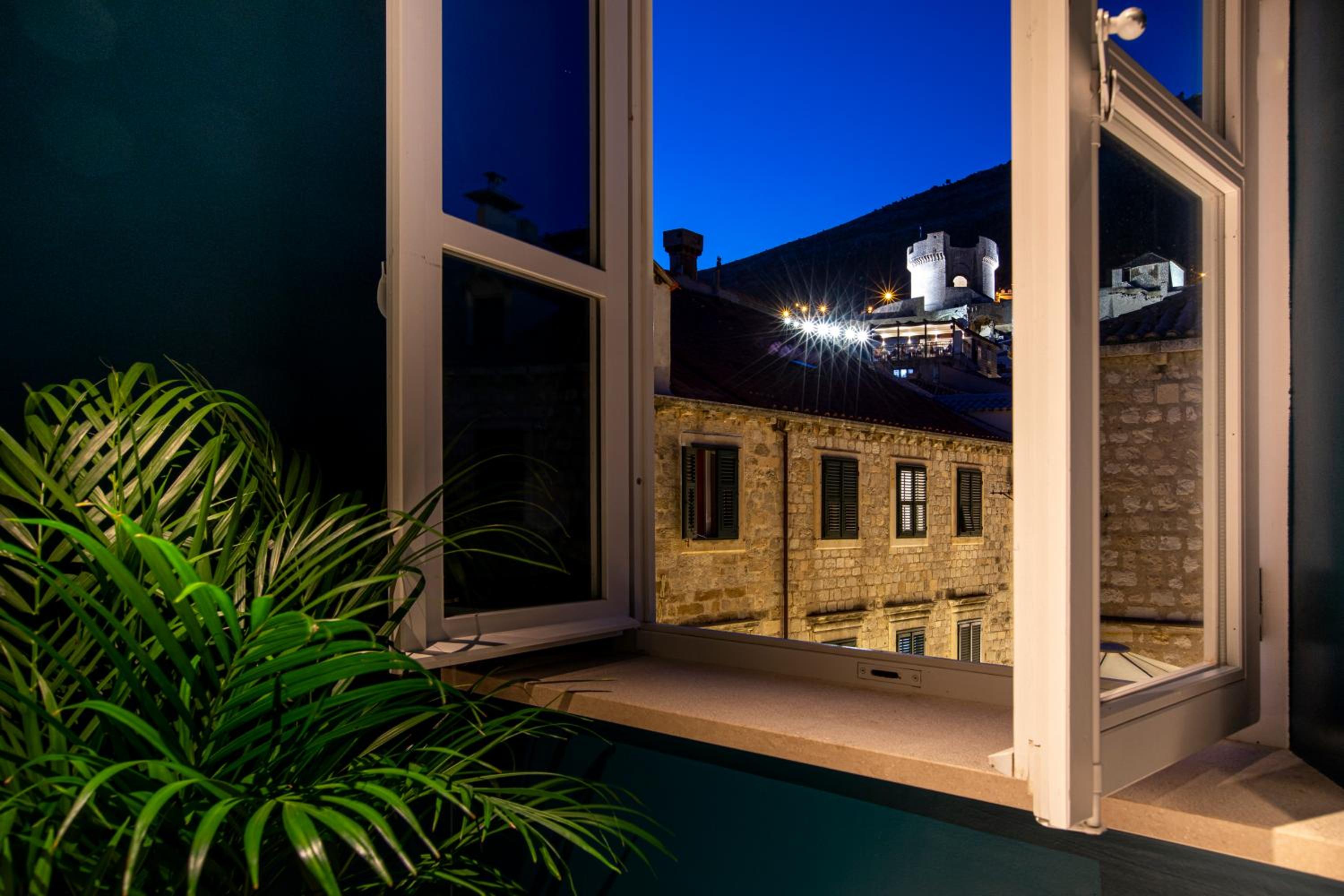 Two Bedroom Luxury Apartment Sorgo Cerva in Dubrovnik Old Town