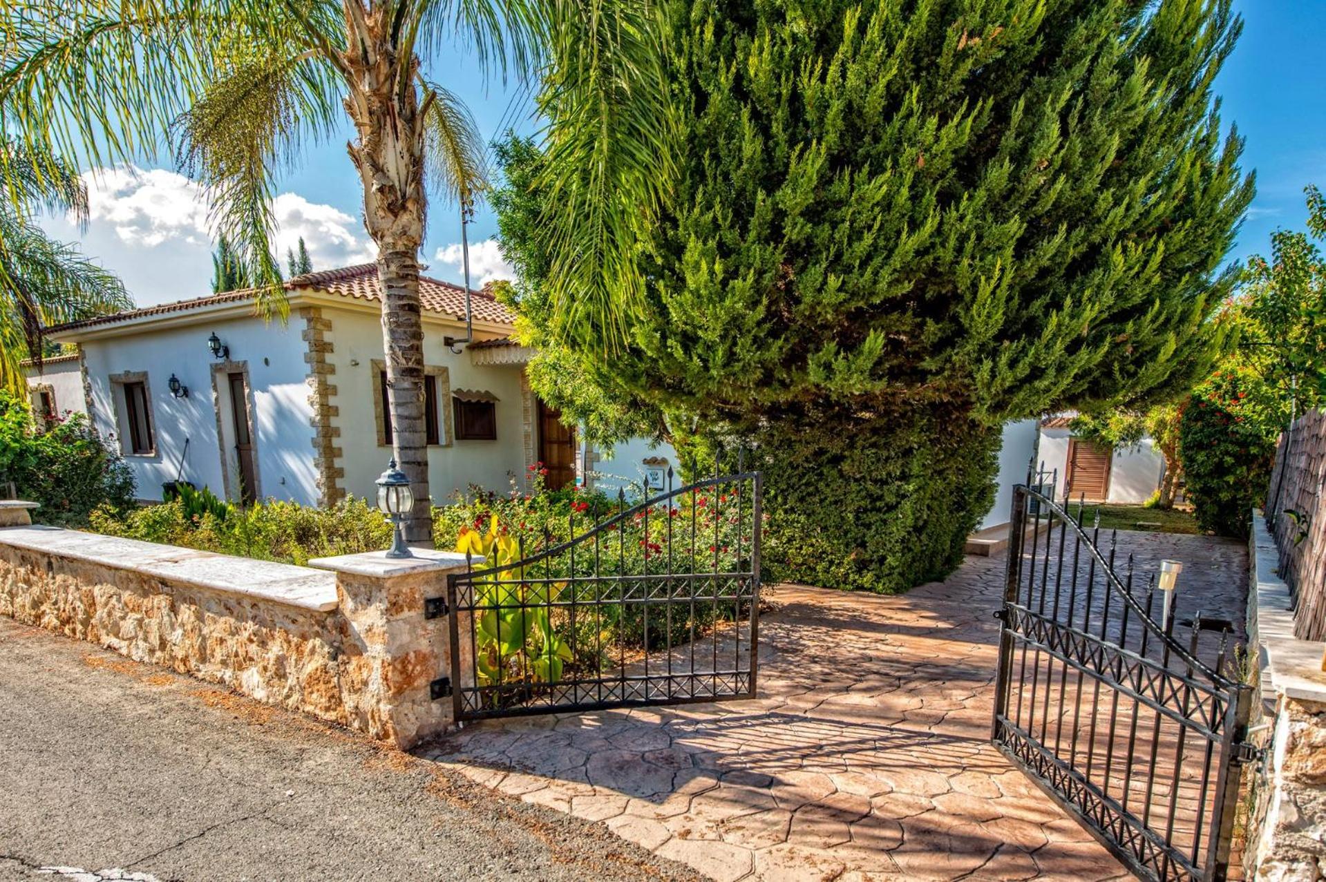 Villa Elissa by Villa Plus