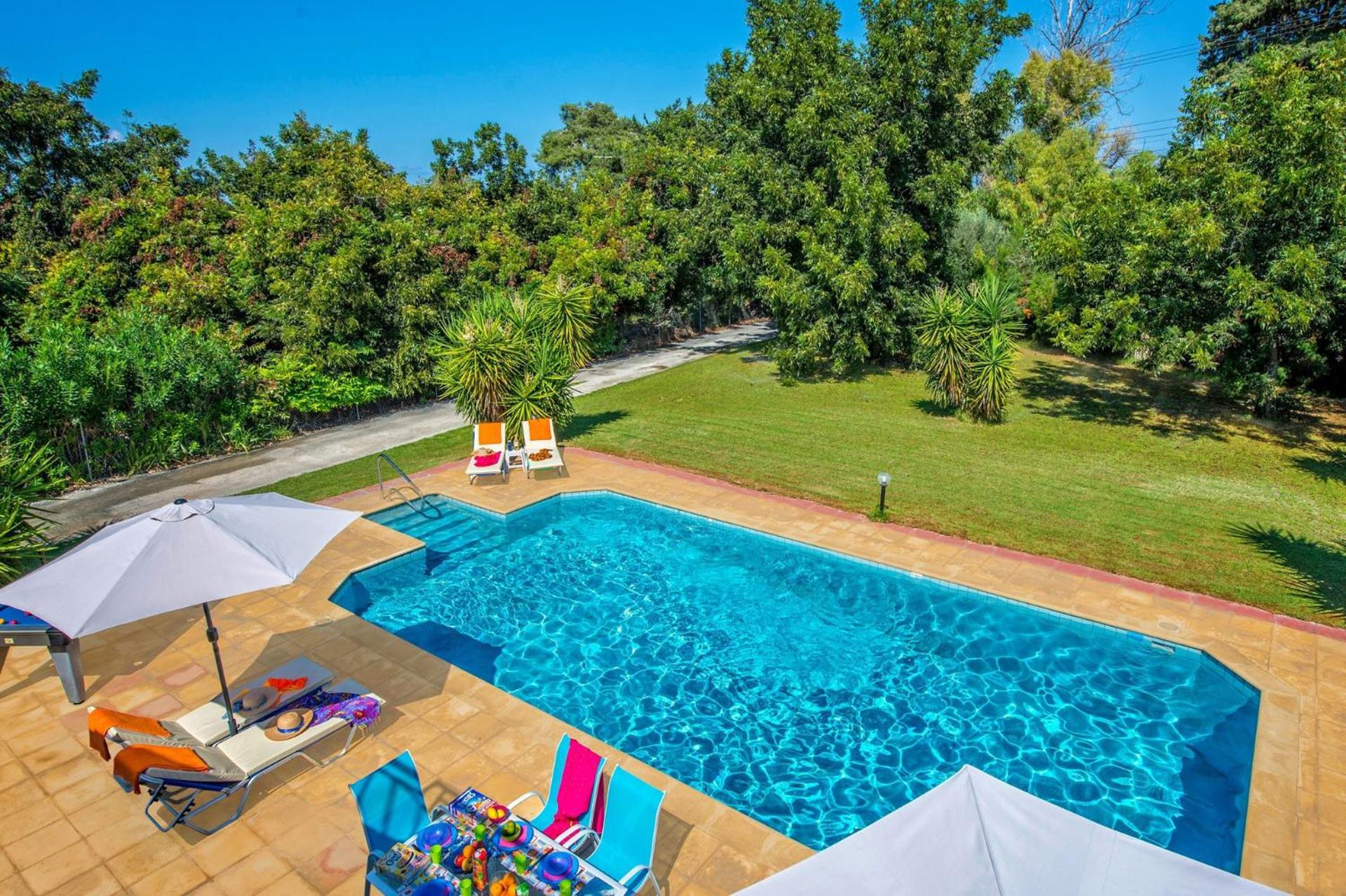 Villa Evilia by Villa Plus