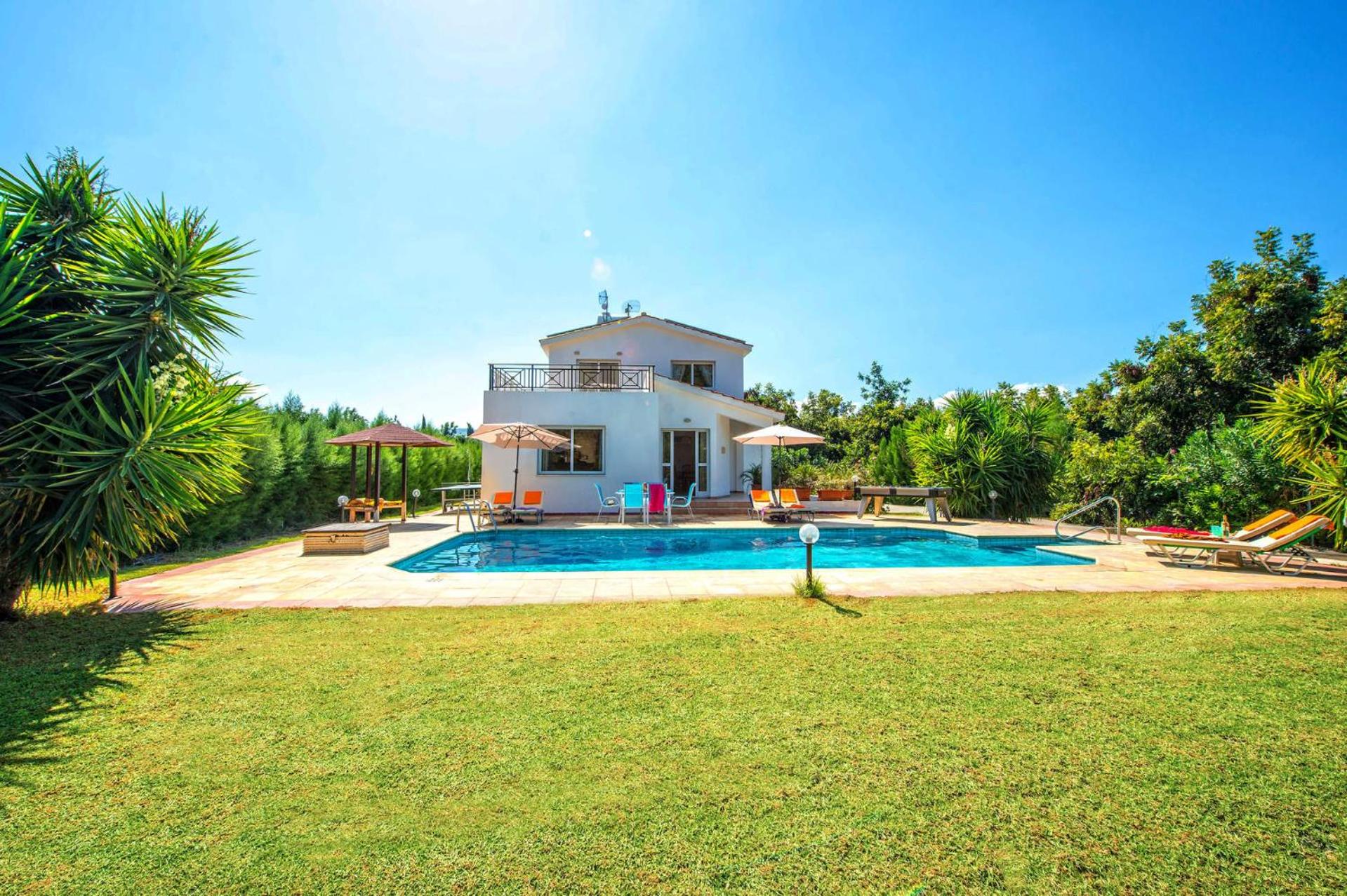 Villa Evilia by Villa Plus