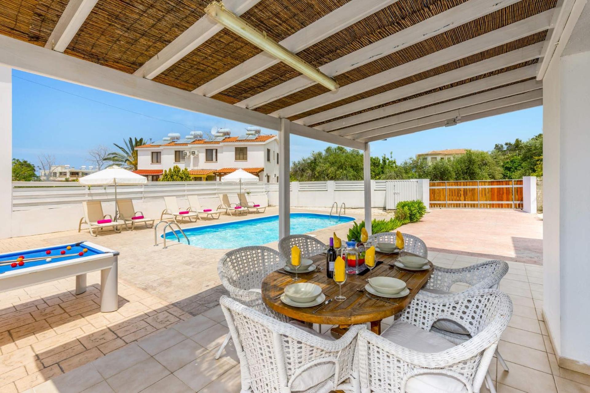 Villa Haliki by Villa Plus