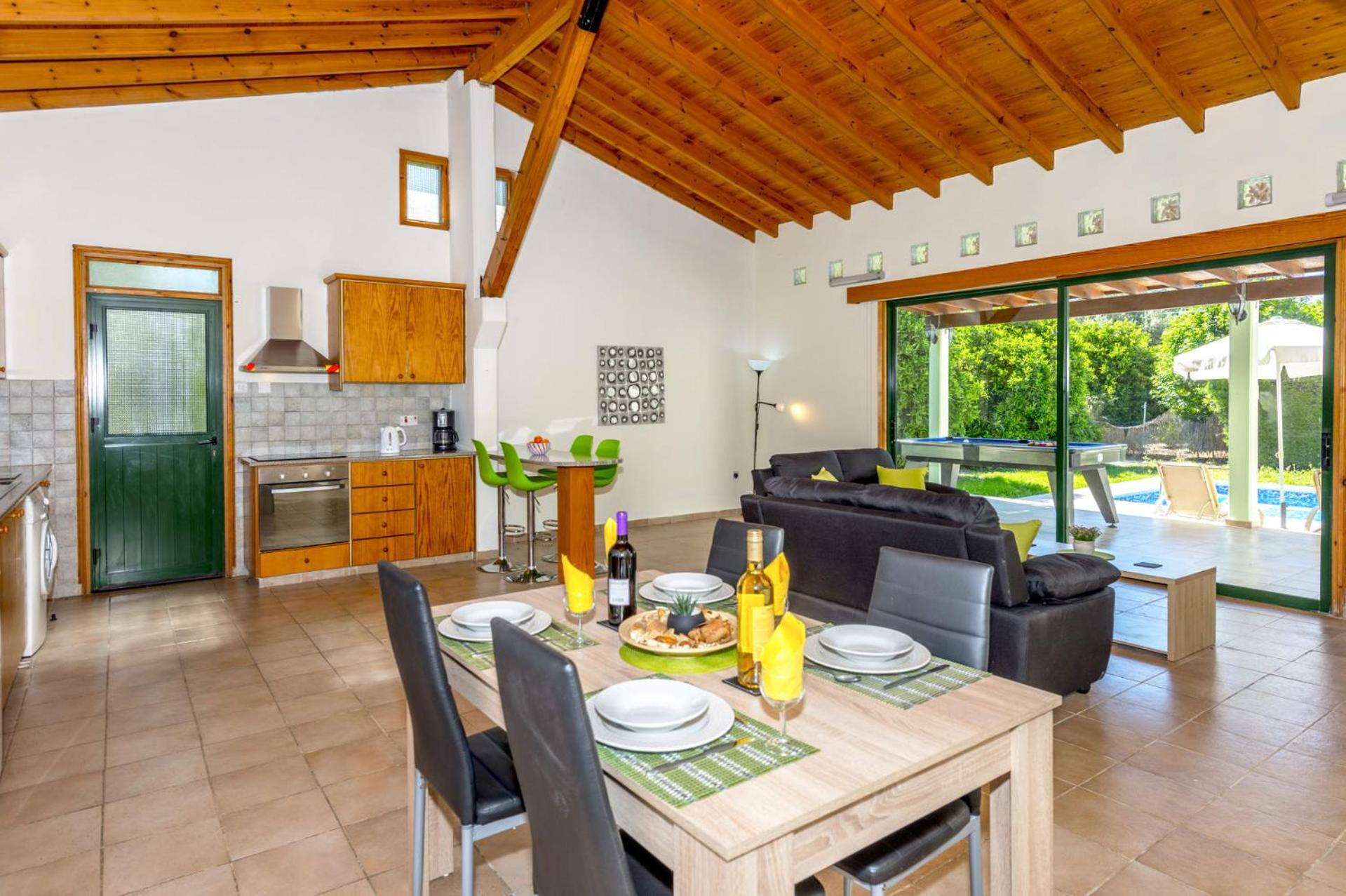Villa Iriss by Villa Plus