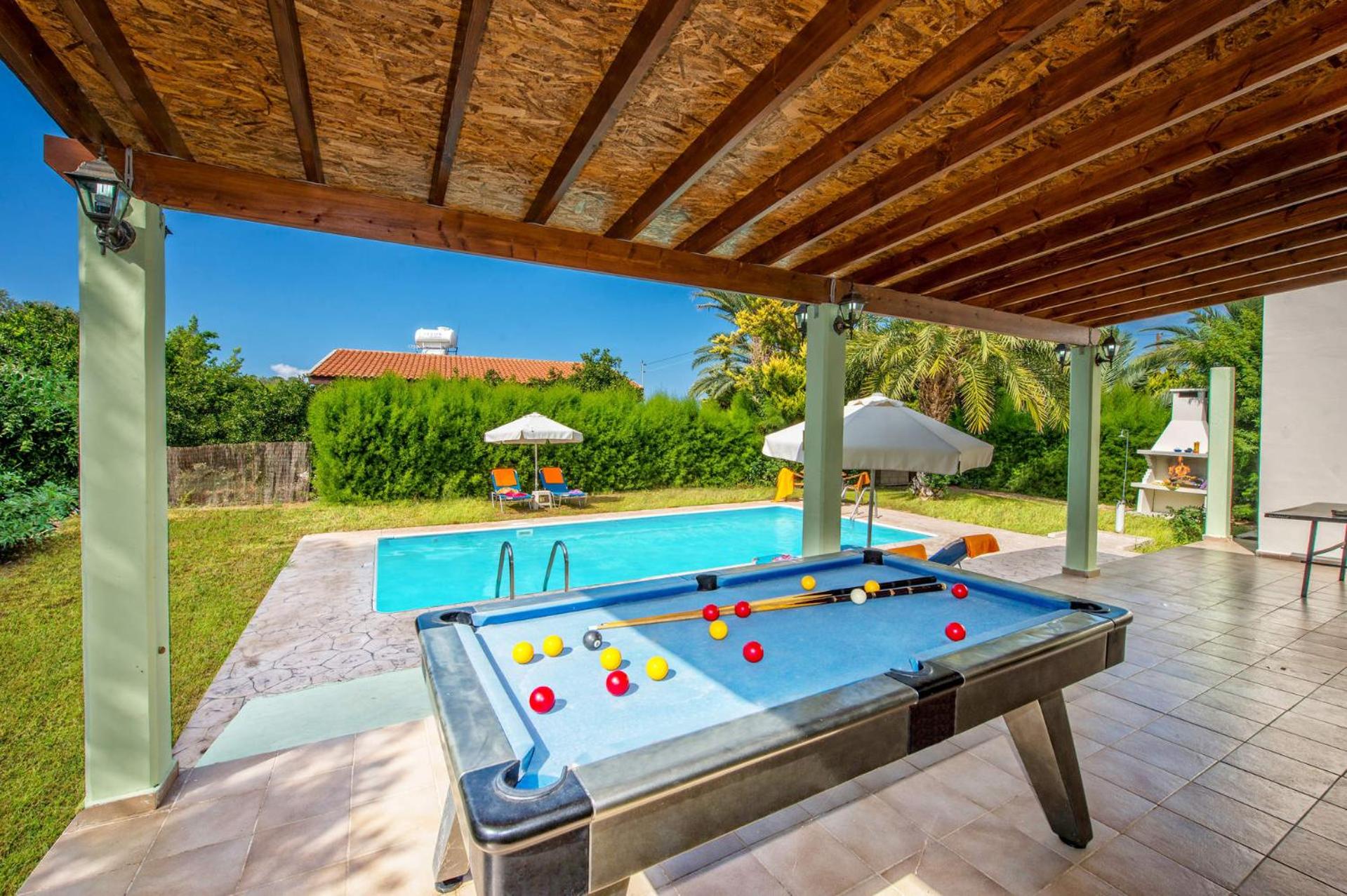 Villa Iriss by Villa Plus