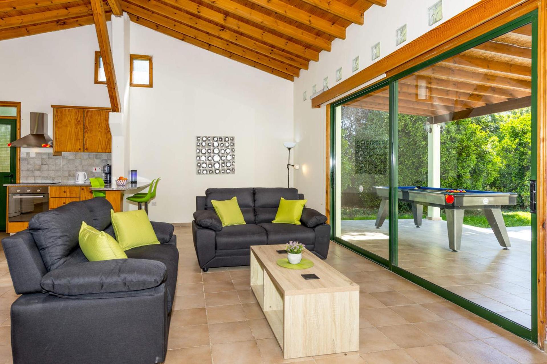 Villa Iriss by Villa Plus