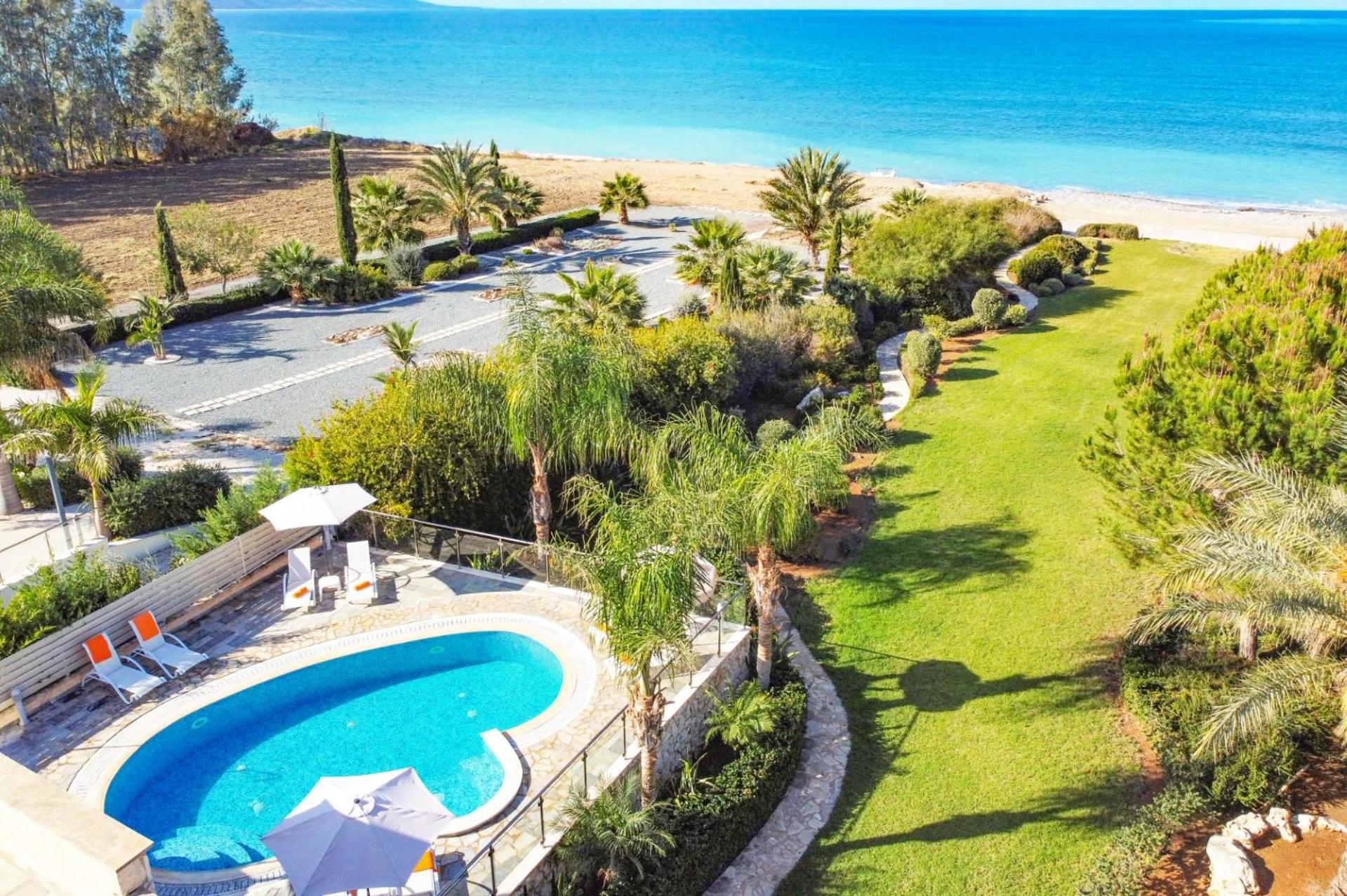 Villa Pandora Limni by Villa Plus