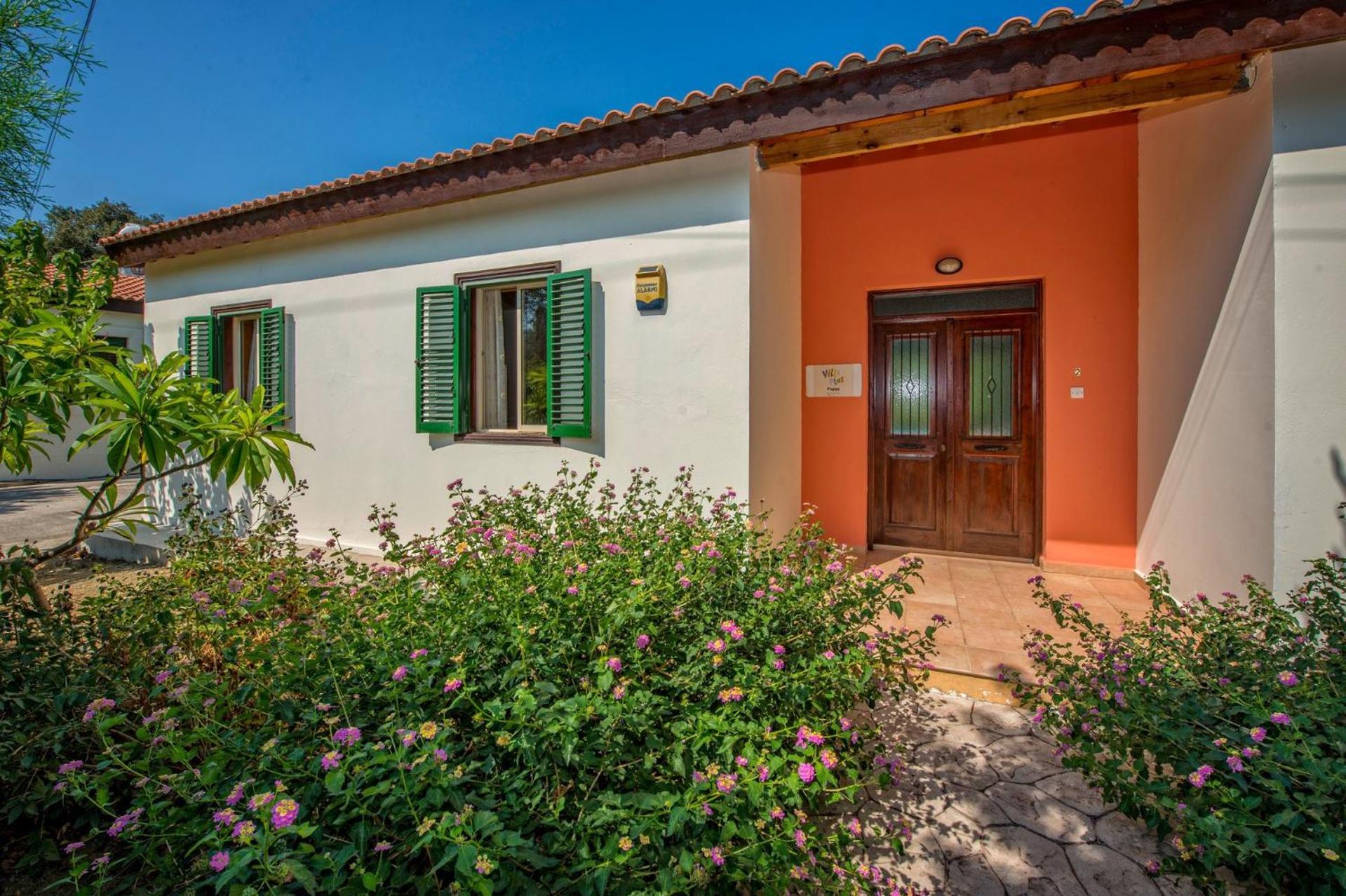 Villa Poppy by Villa Plus
