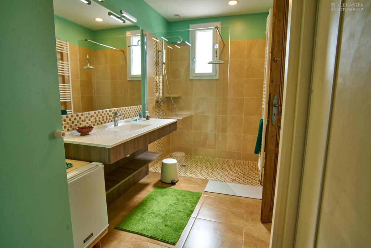 Photo 12
