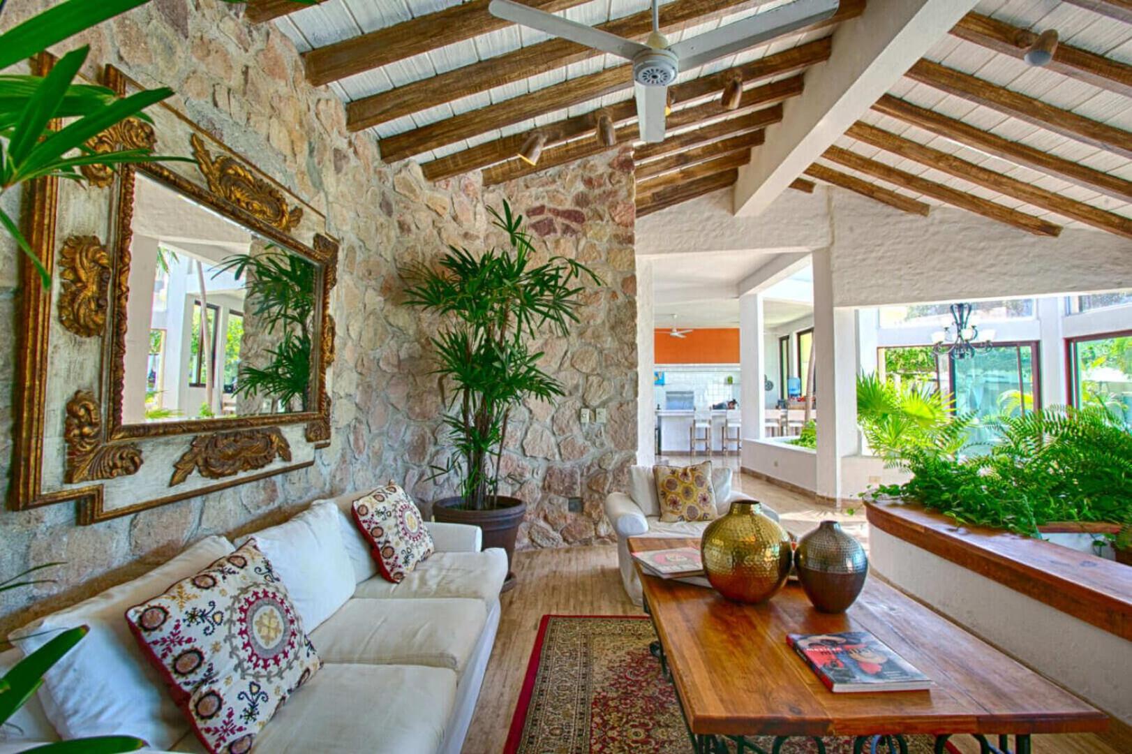 Adventure House Conchas Chinas