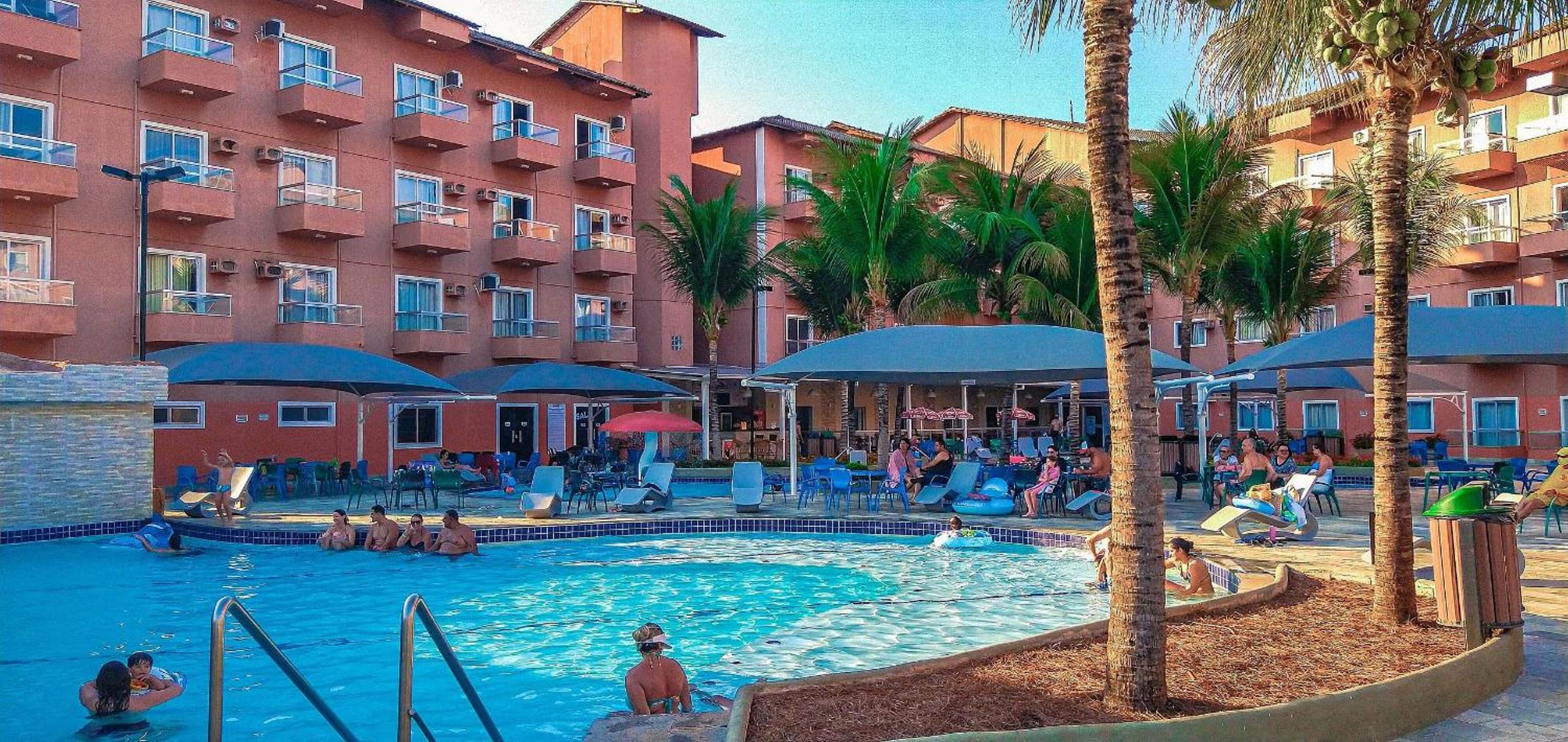 PARQUE AQUÁTICO Lagoa Quente, à 50m, entrada + barata .Segurança 24h.Apto vista piscinas