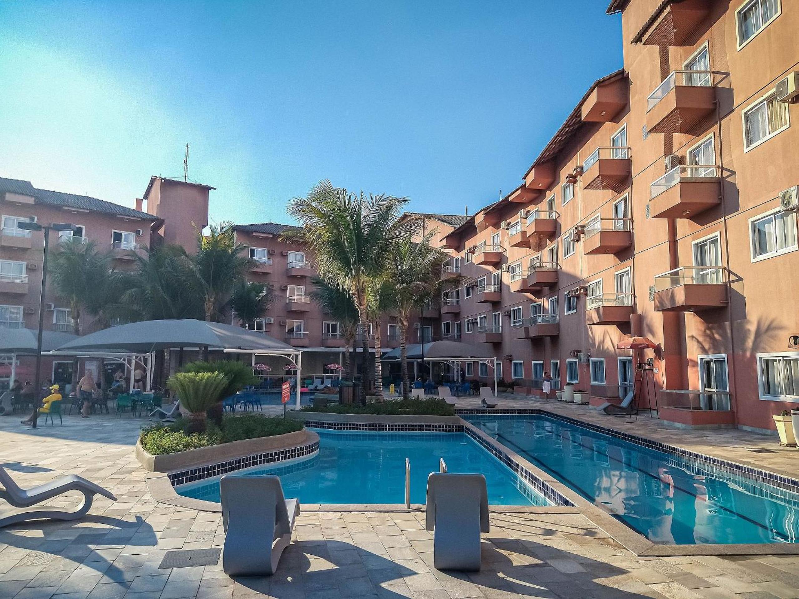 PARQUE AQUÁTICO Lagoa Quente, à 50m, entrada + barata .Segurança 24h.Apto vista piscinas