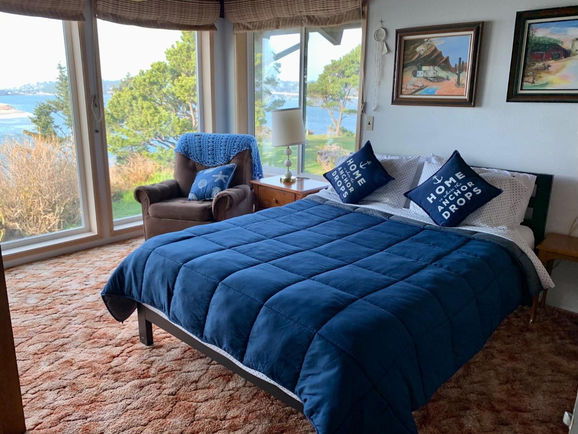Panoramic Promontory: Bay View Beach House view 3