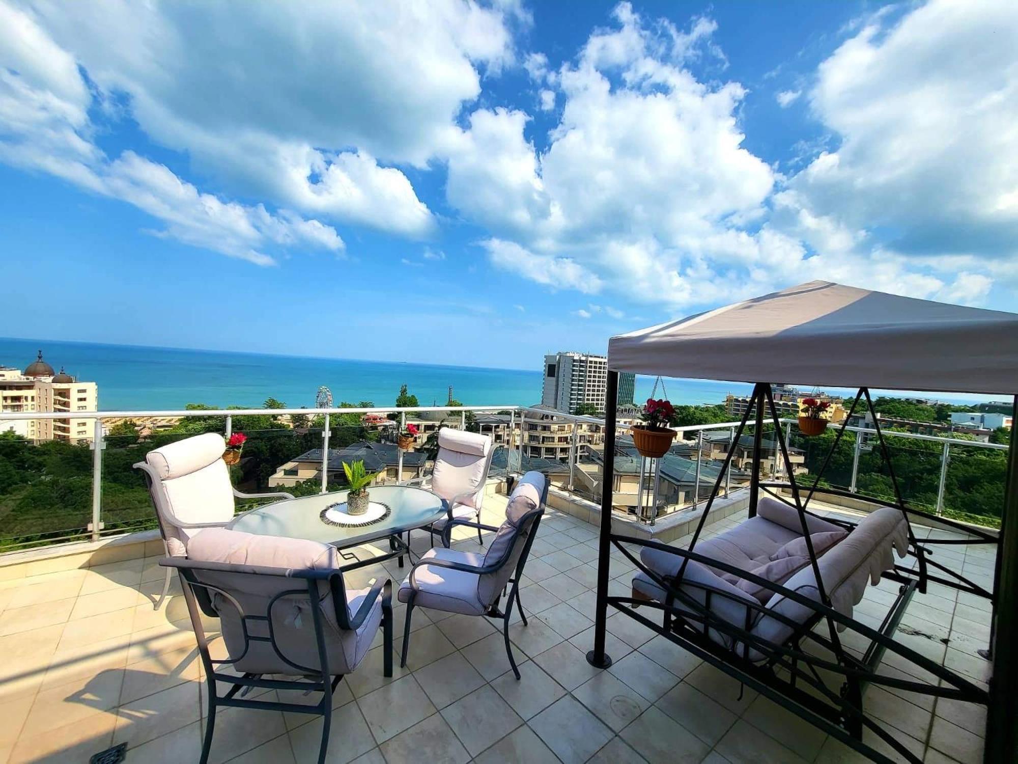 Dilov Apartments in Yalta Golden Sands