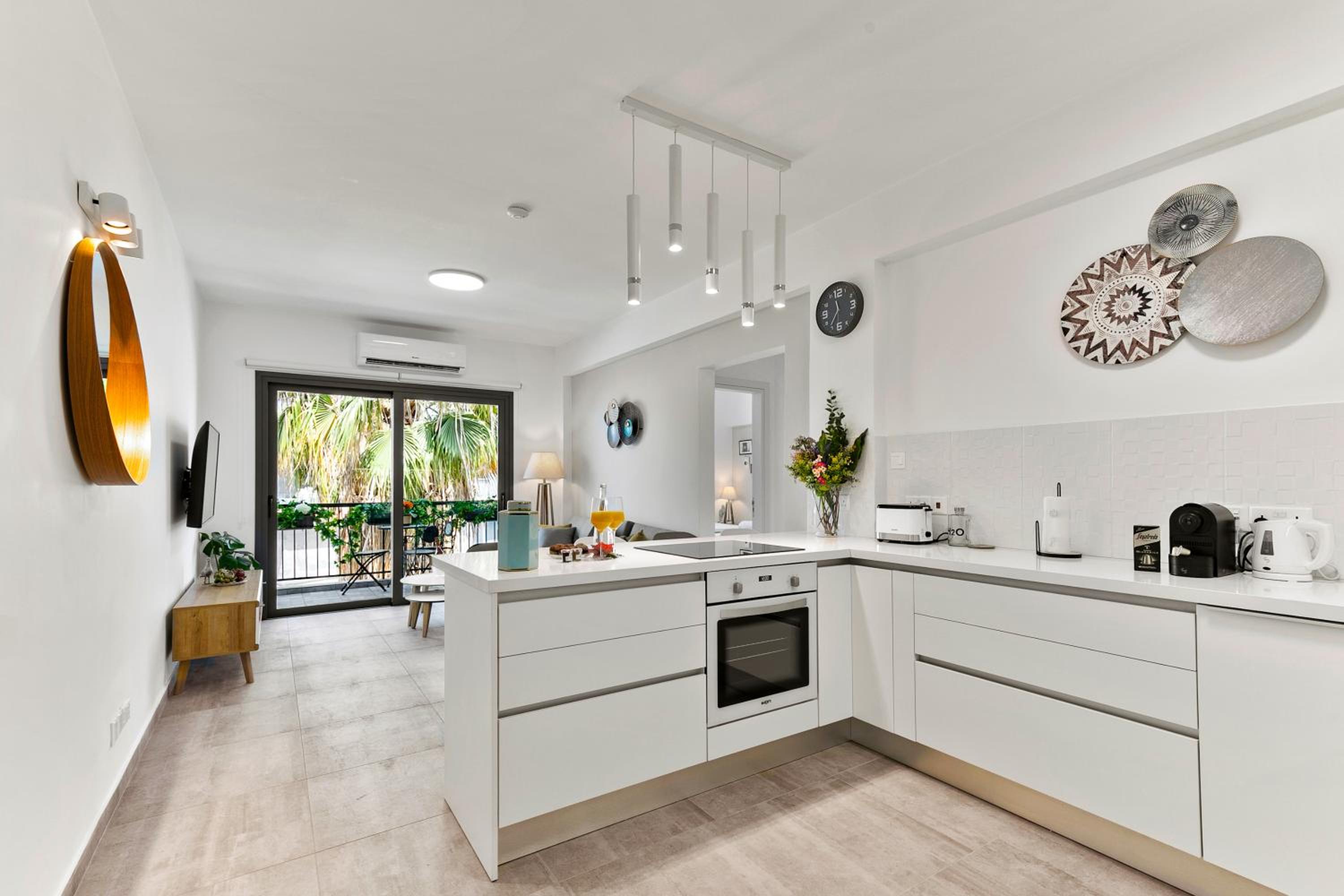 Hotel Dreamy 2 bed apartment by the sea - Image 1