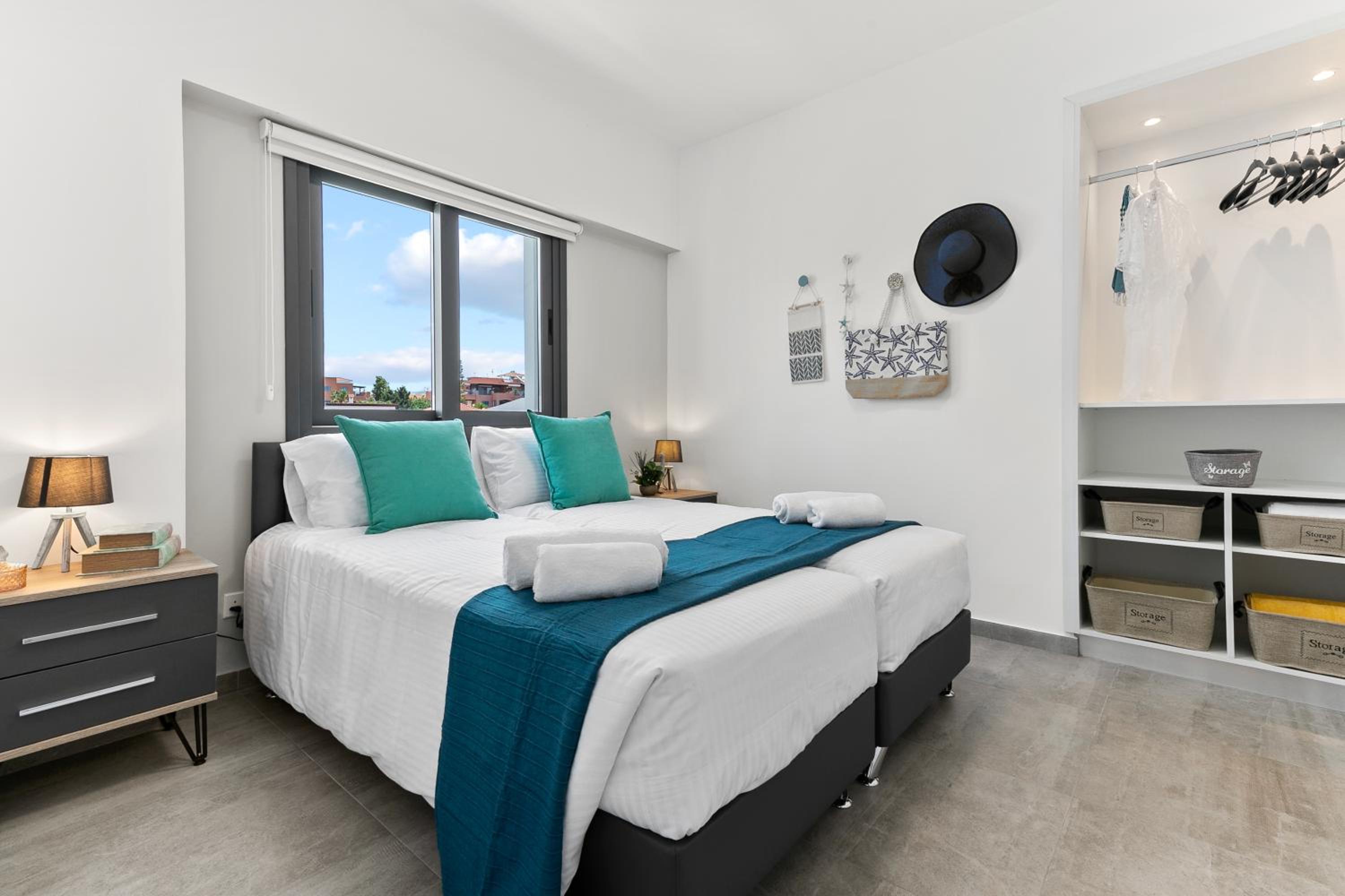 Dreamy 2 bed apartment by the sea view 2