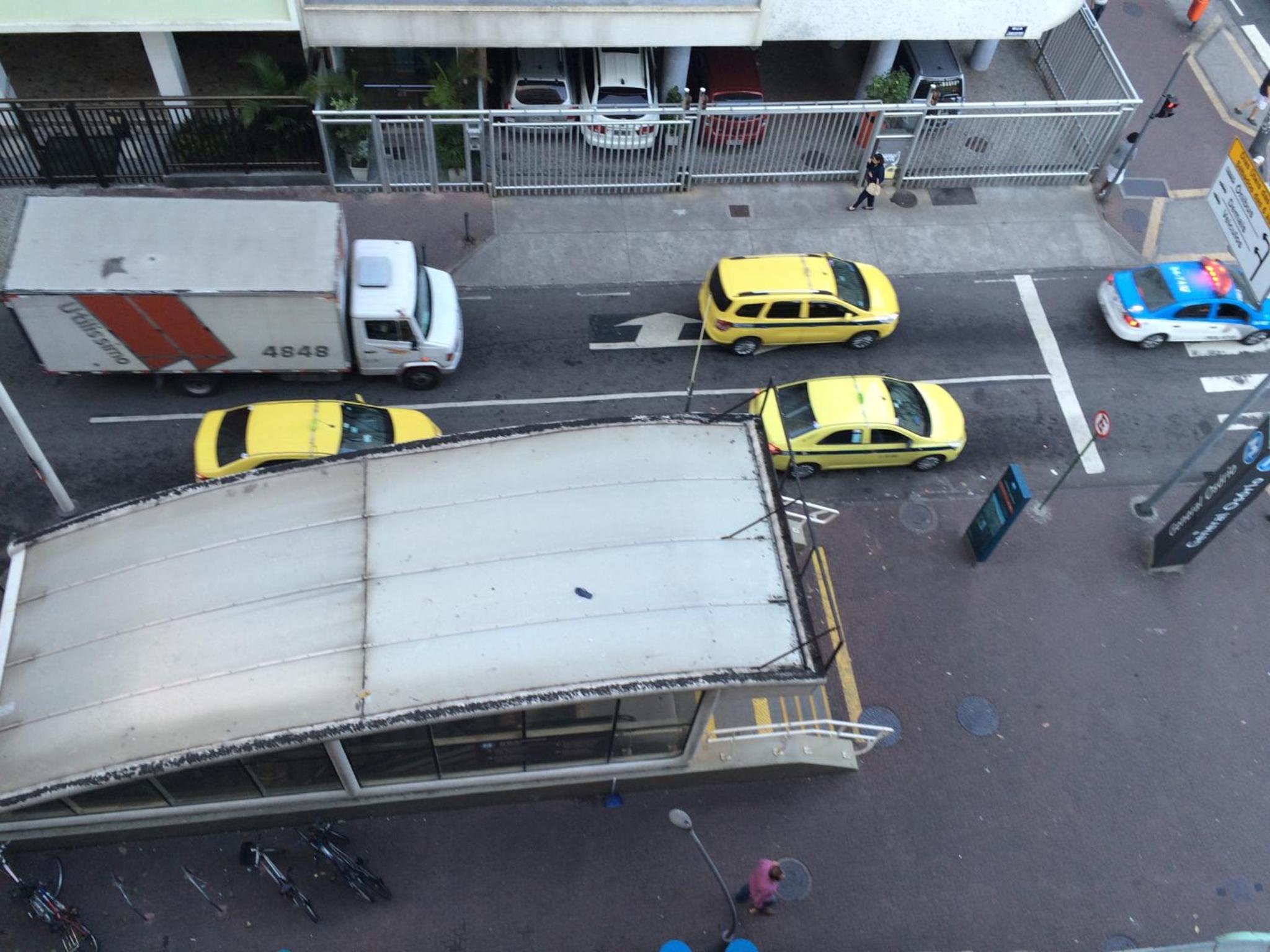 Incrivel quarto sala Ipanema em frente ao metro - Jangadeiros duas quadras da praia view 4