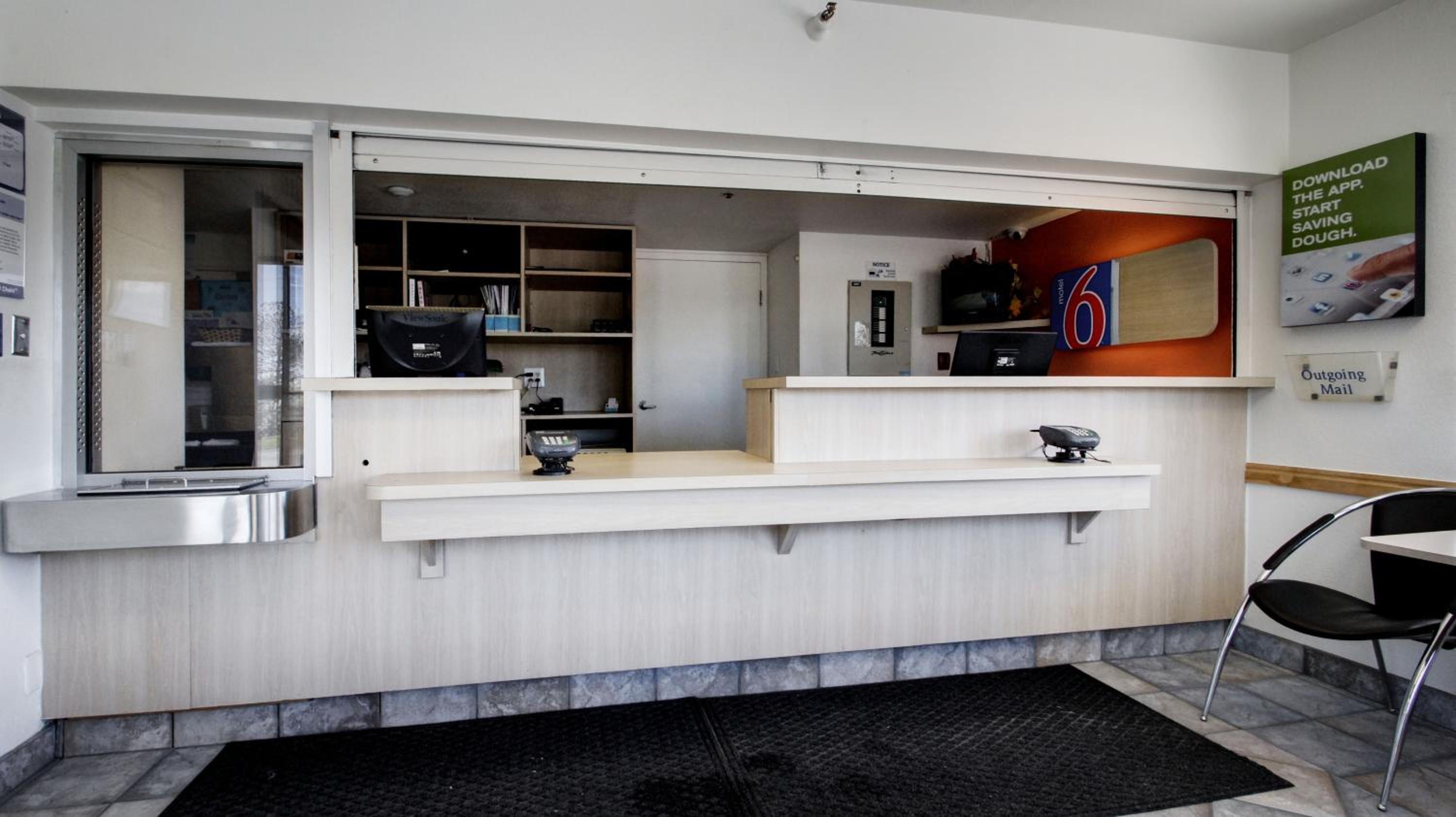 Super 8 by Wyndham Woods Cross - Salt Lake City North