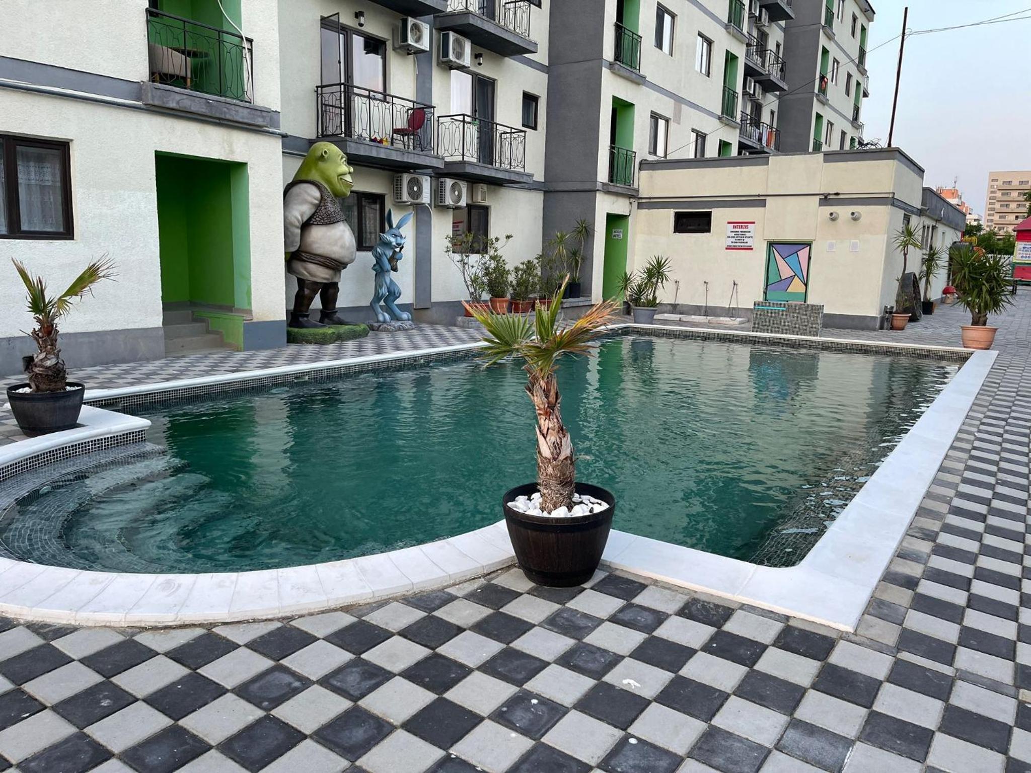 swimming pool