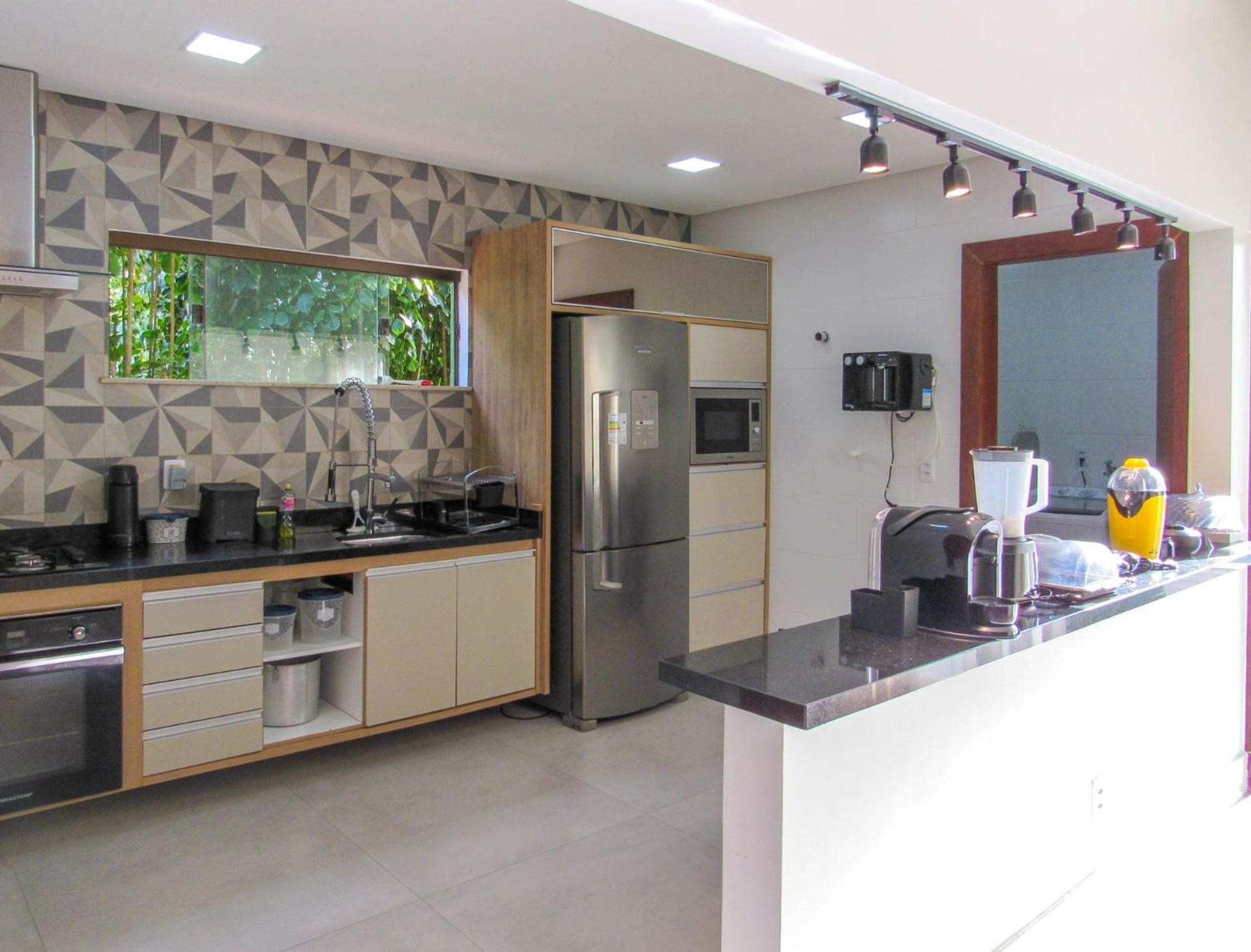 Casa c otima infraestrutura e piscina, Camacari BA