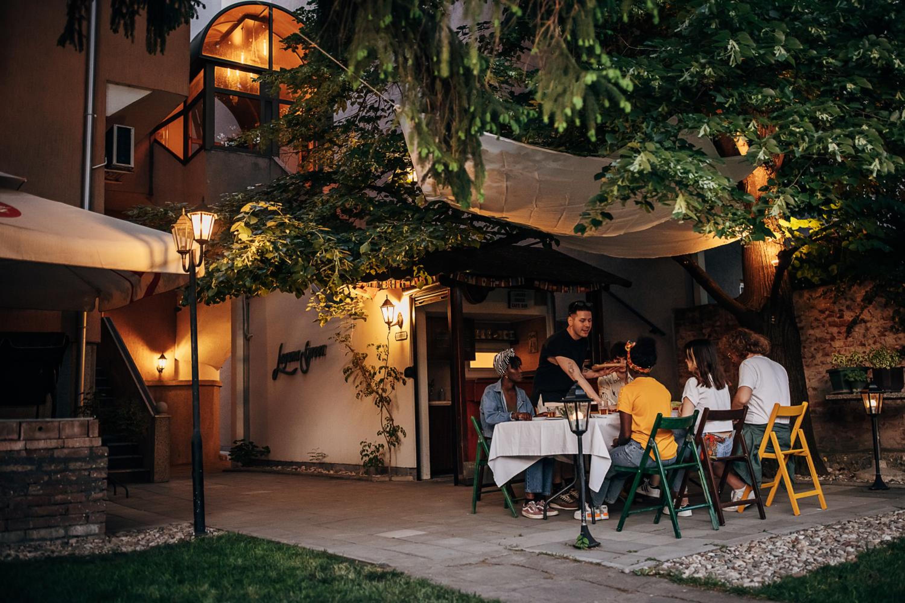 dining