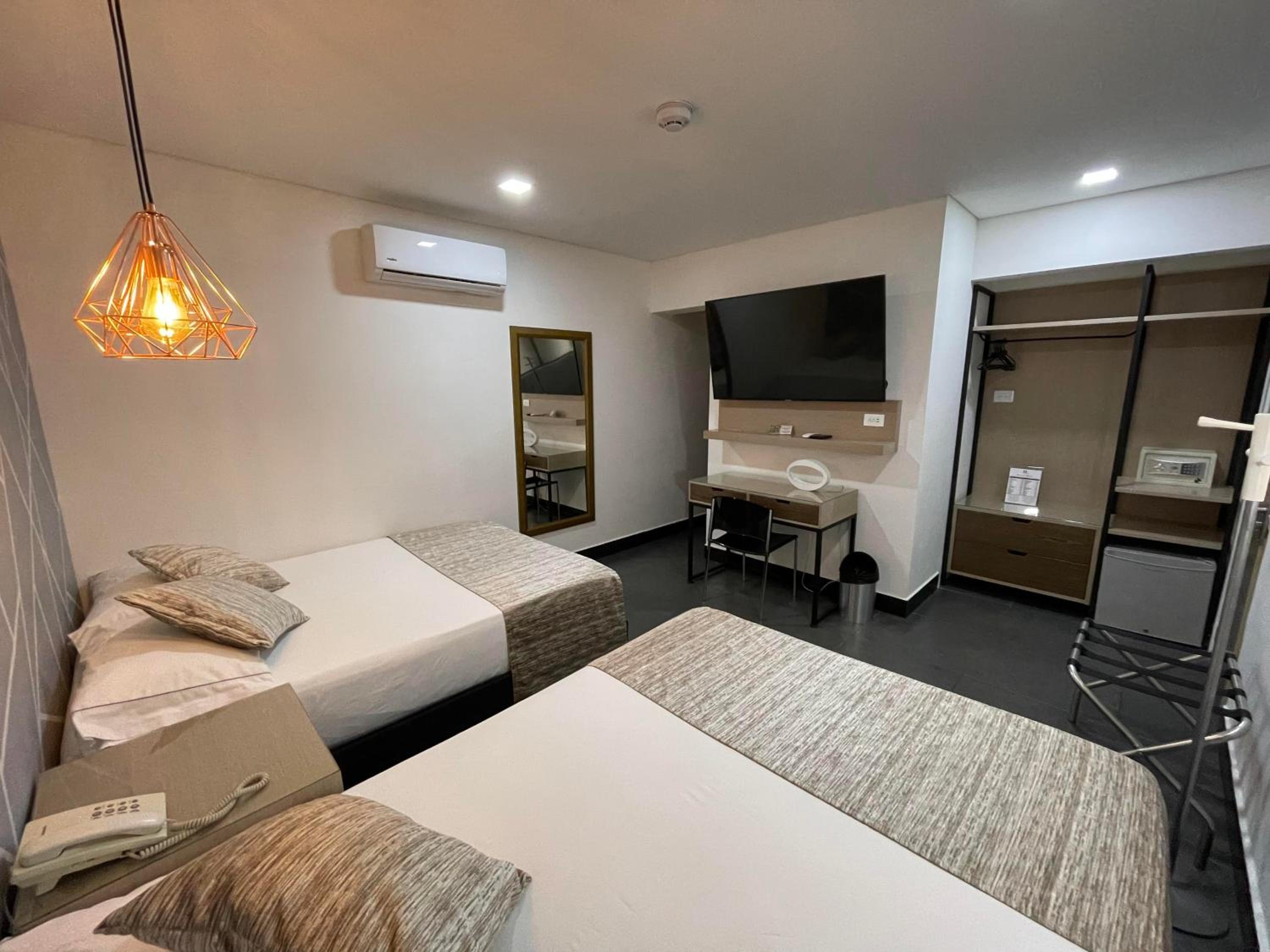 Medellin Vacations - Hotel Merlott Lleras - Property Image 1