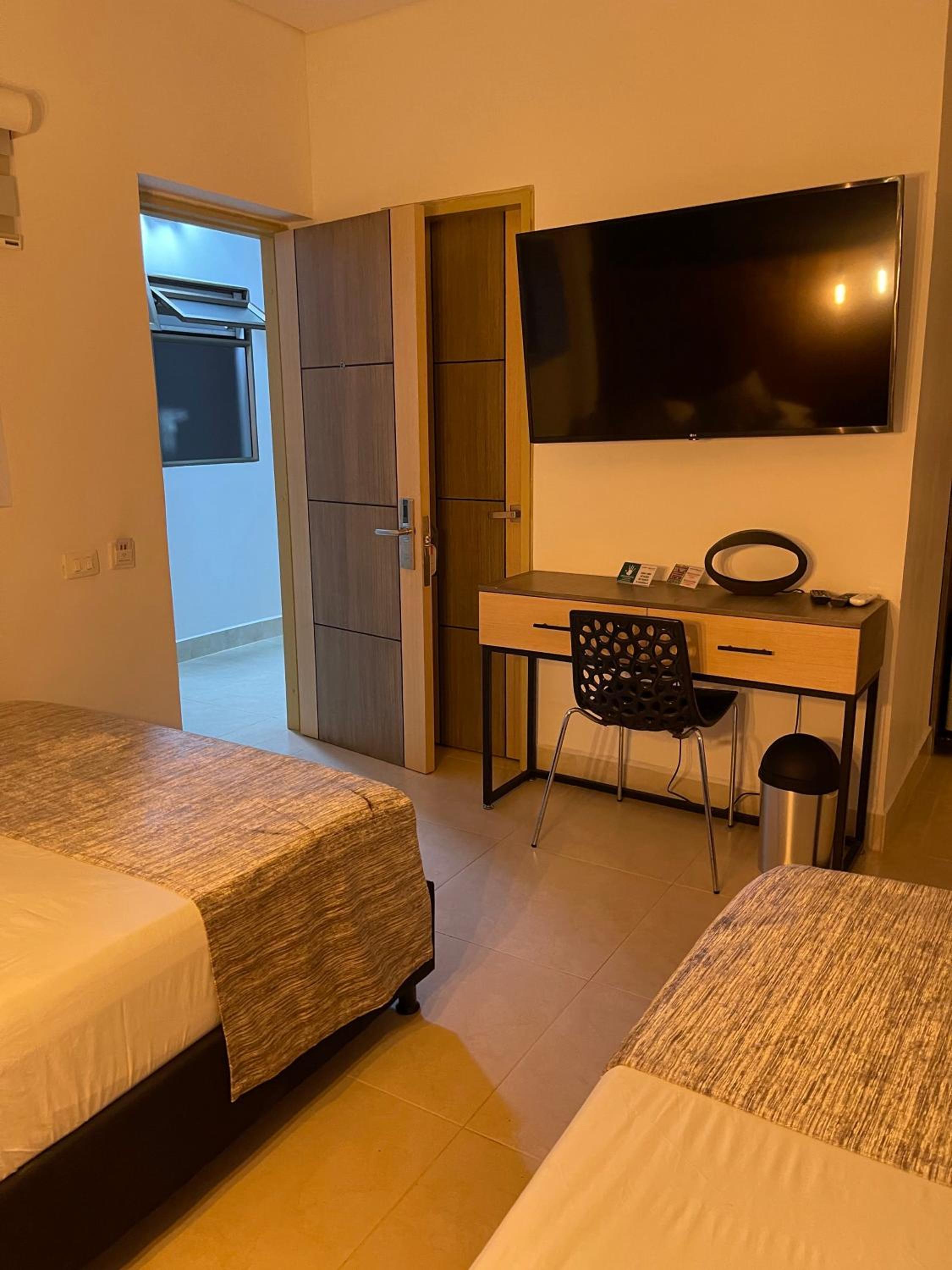 Medellin Vacations - Hotel Merlott Lleras - Property Image 9