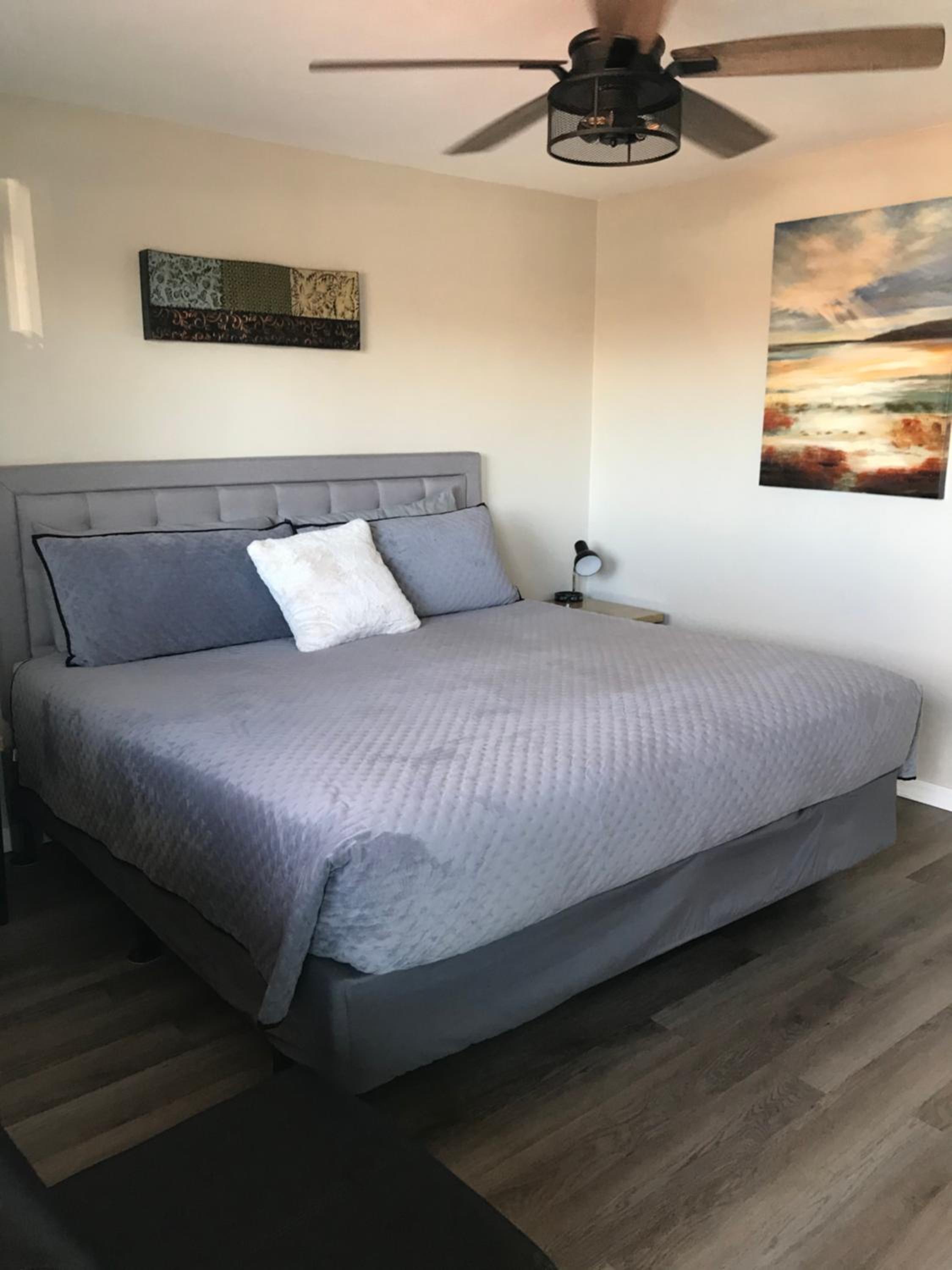 Page Vacations - Red Rock Motel - Property Image 1