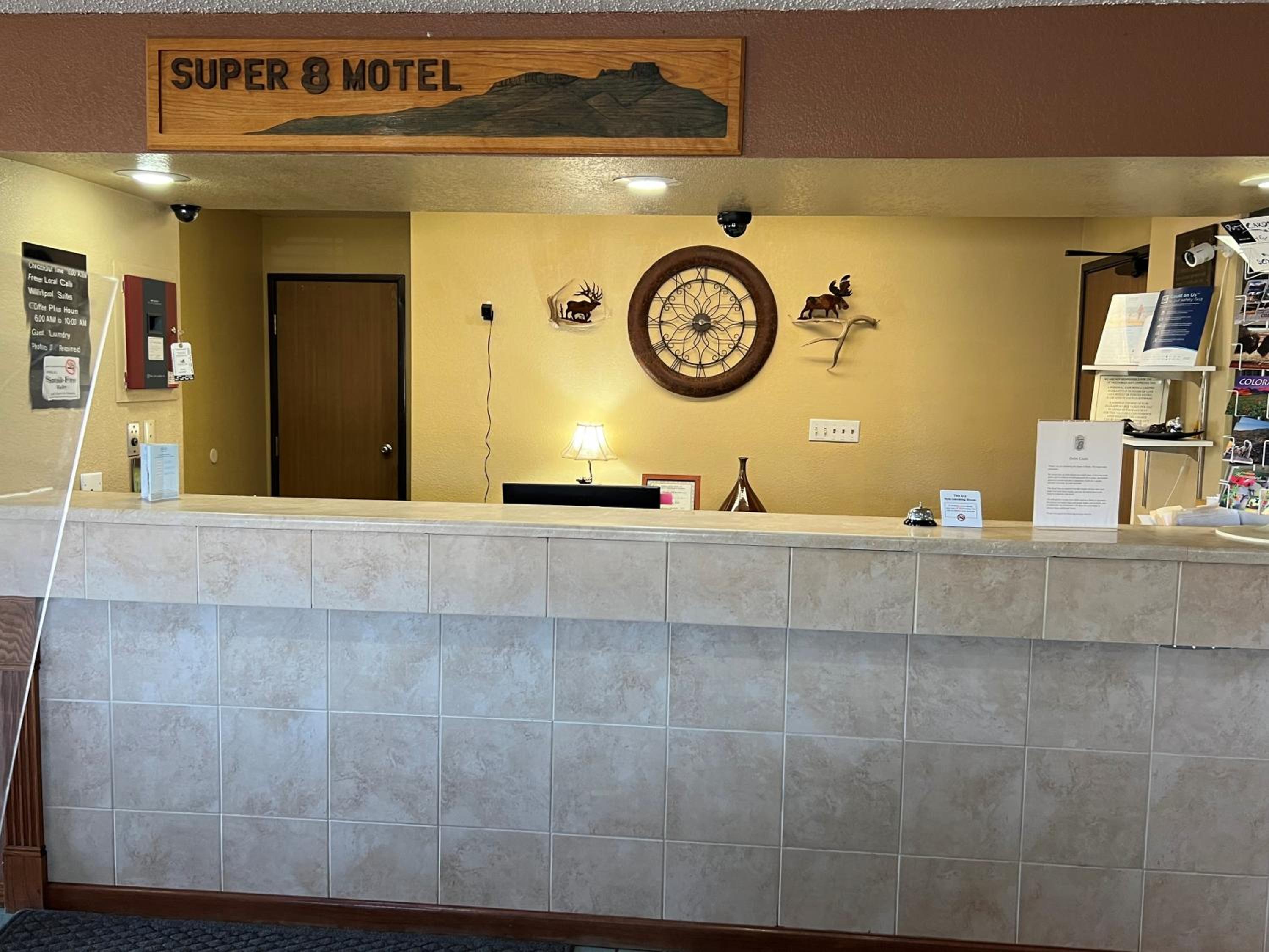 Super 8 by Wyndham Trinidad view 2